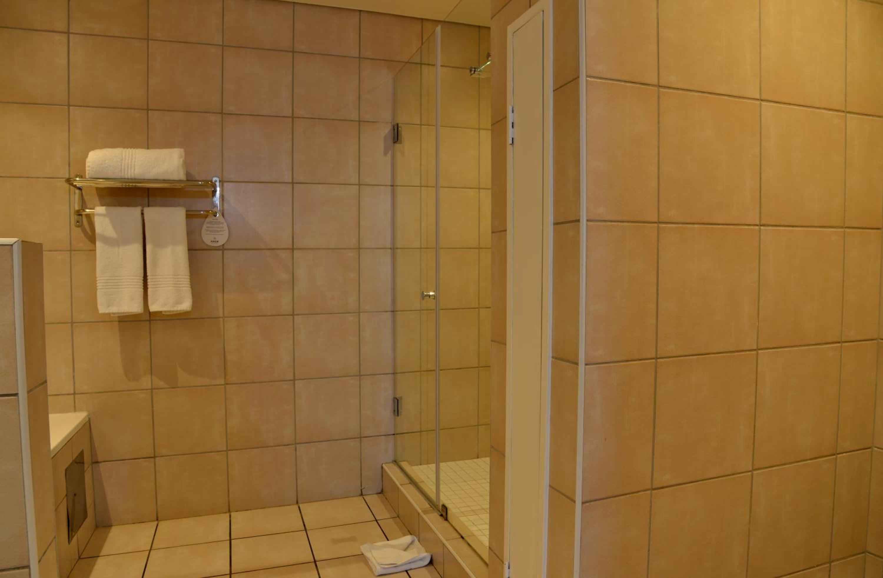 Executive Apartment - Photo 2