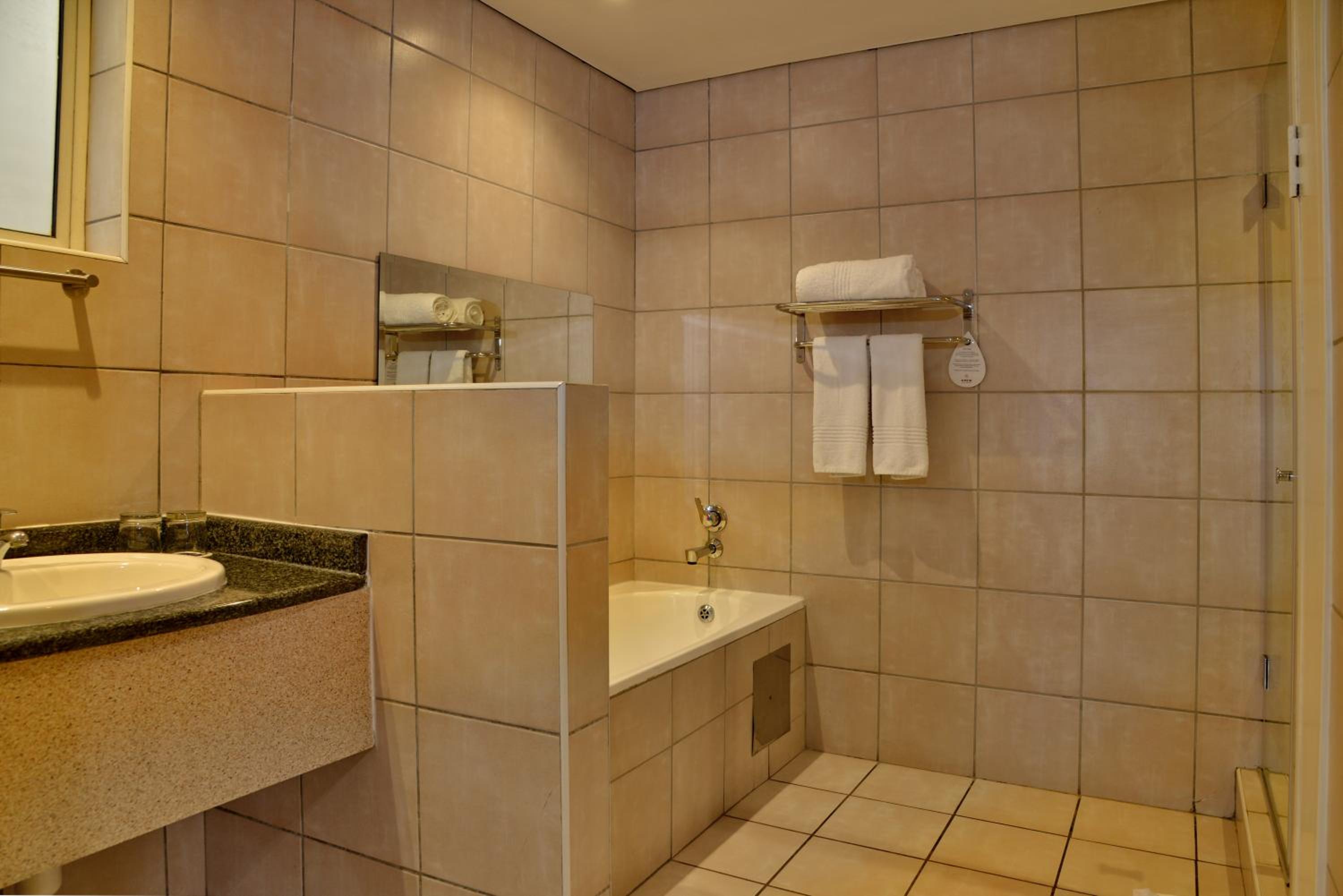 Executive Apartment - Photo 13