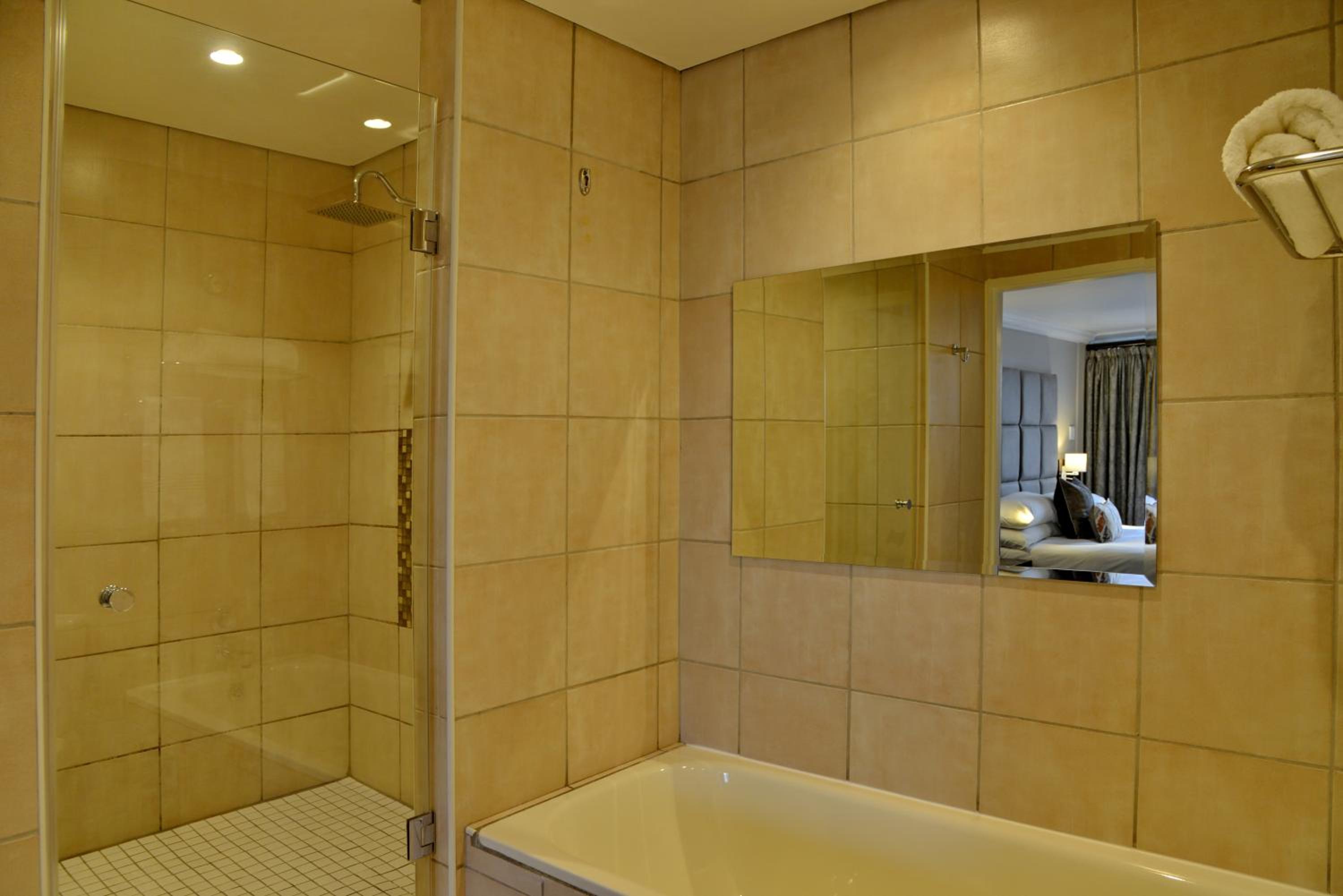 Executive Apartment - Photo 10