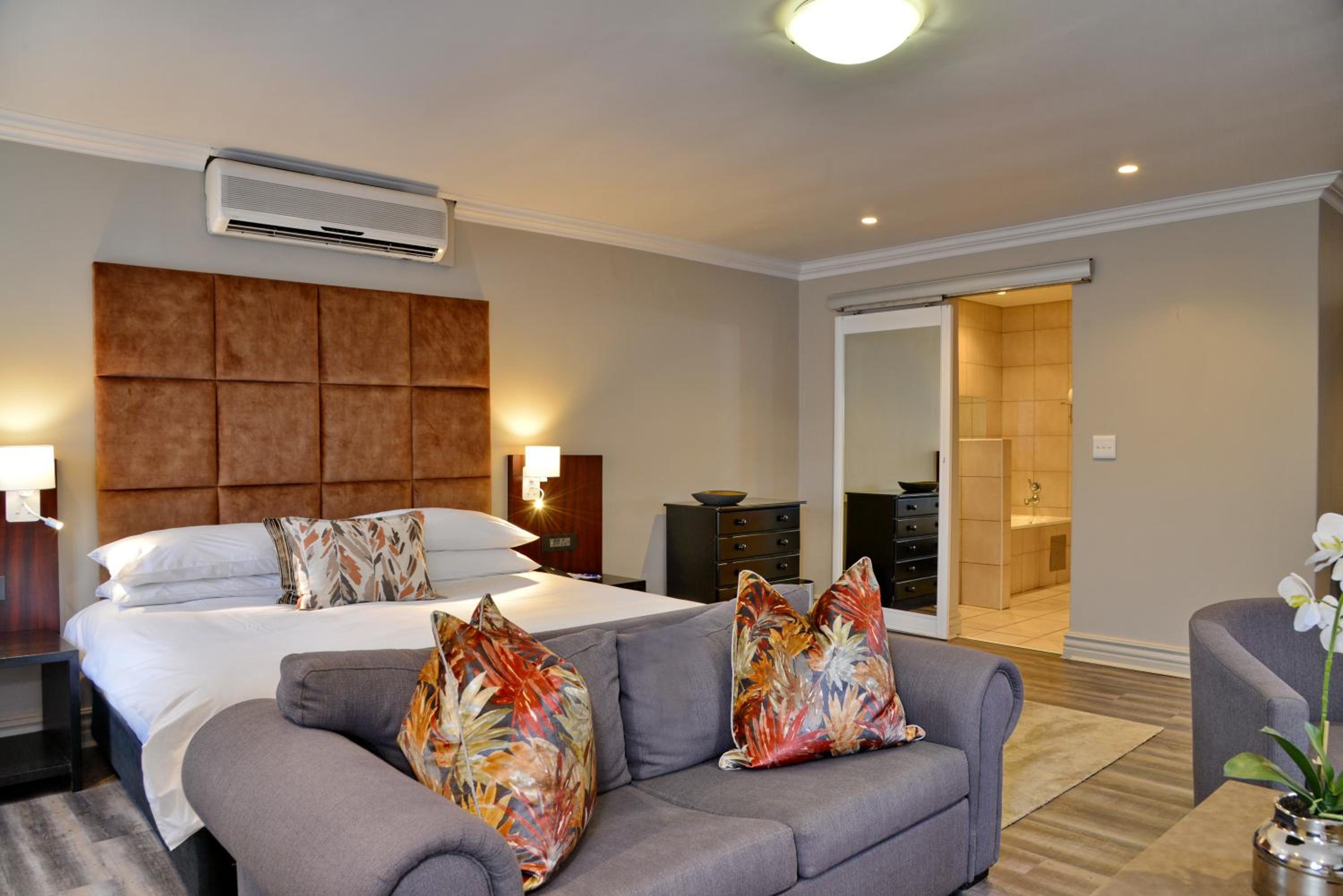 Executive Apartment - Photo 7