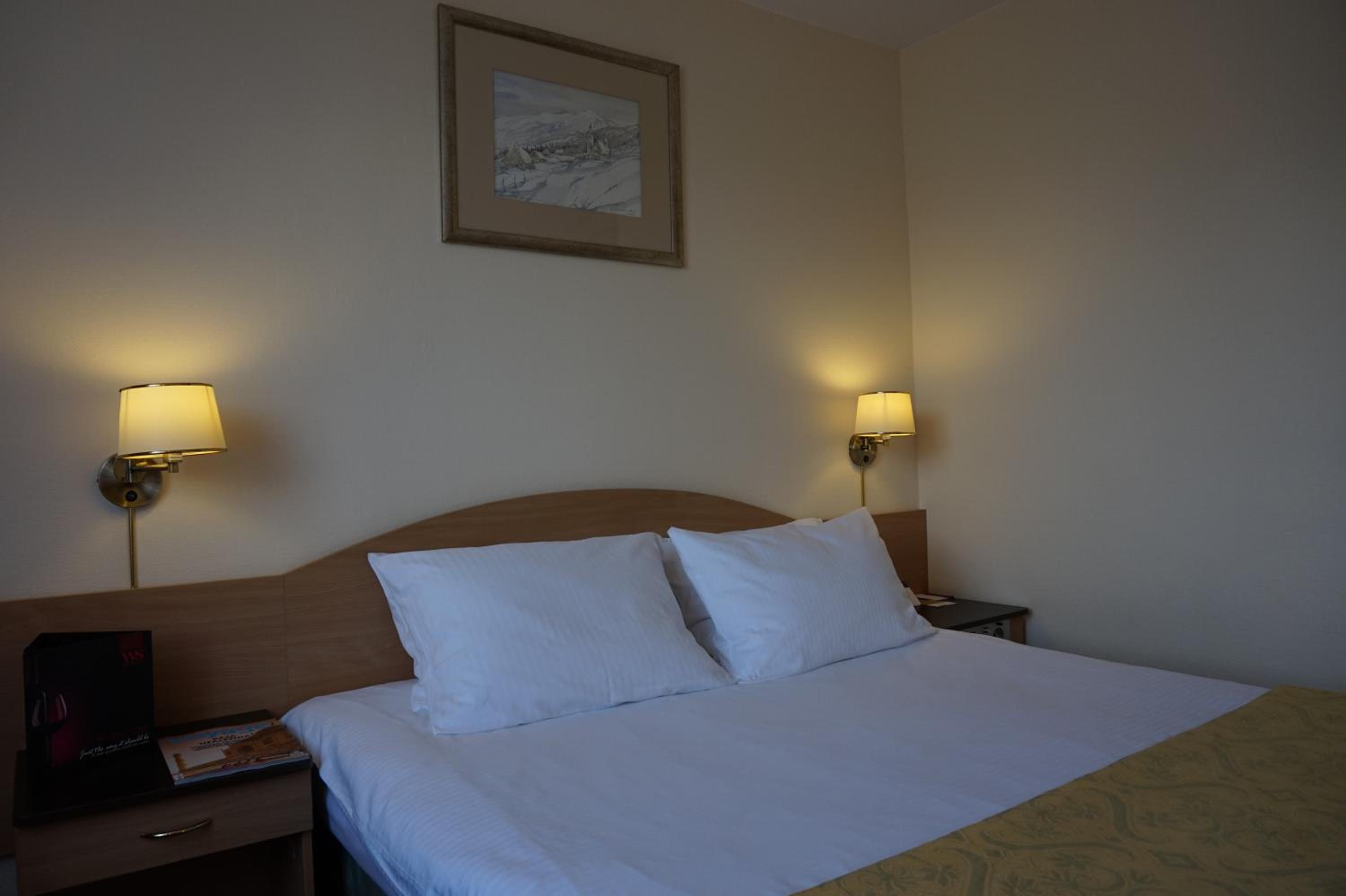 Standard Double Room with Double Bed - Photo 10