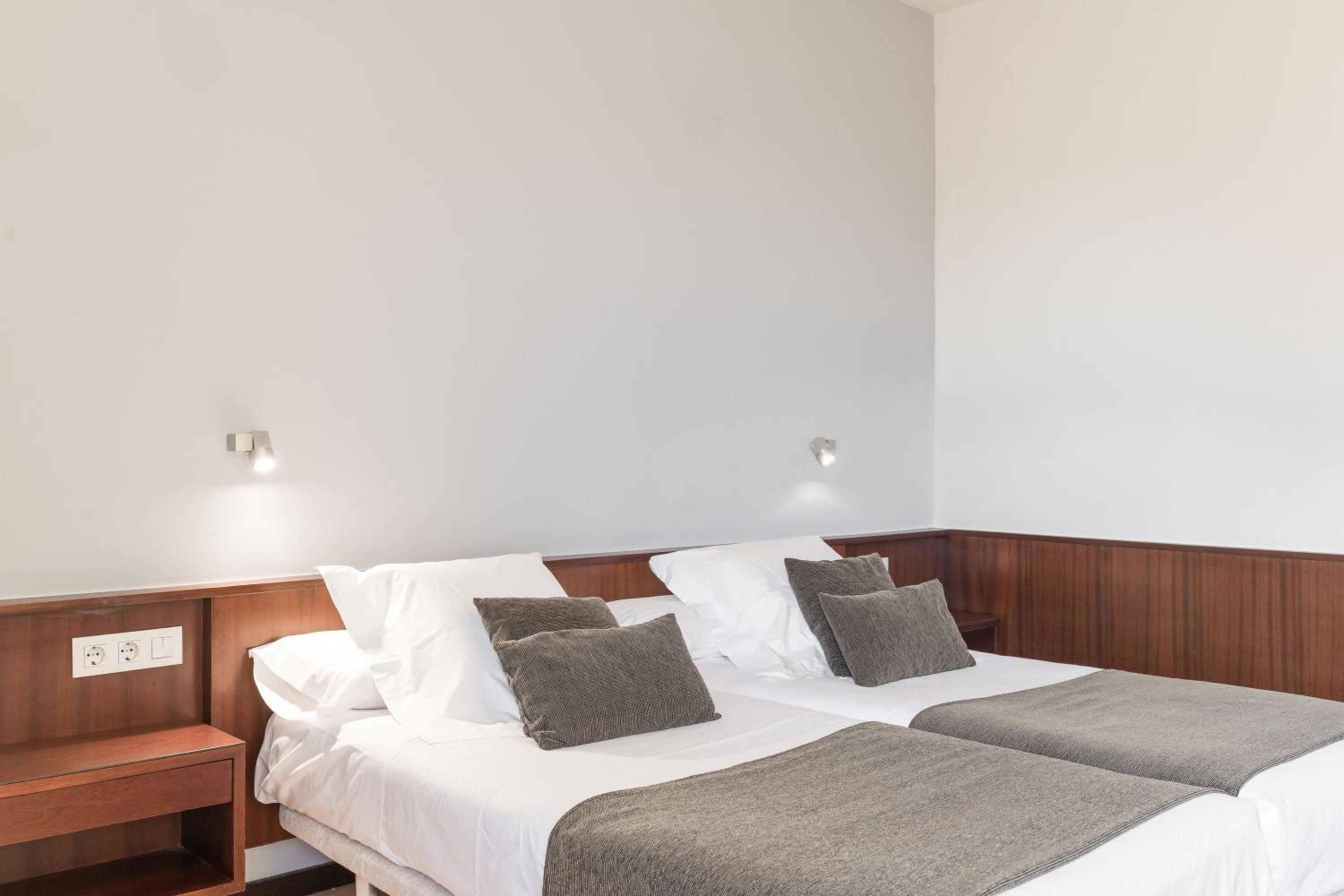 Superior Double or Twin Room - Photo 1