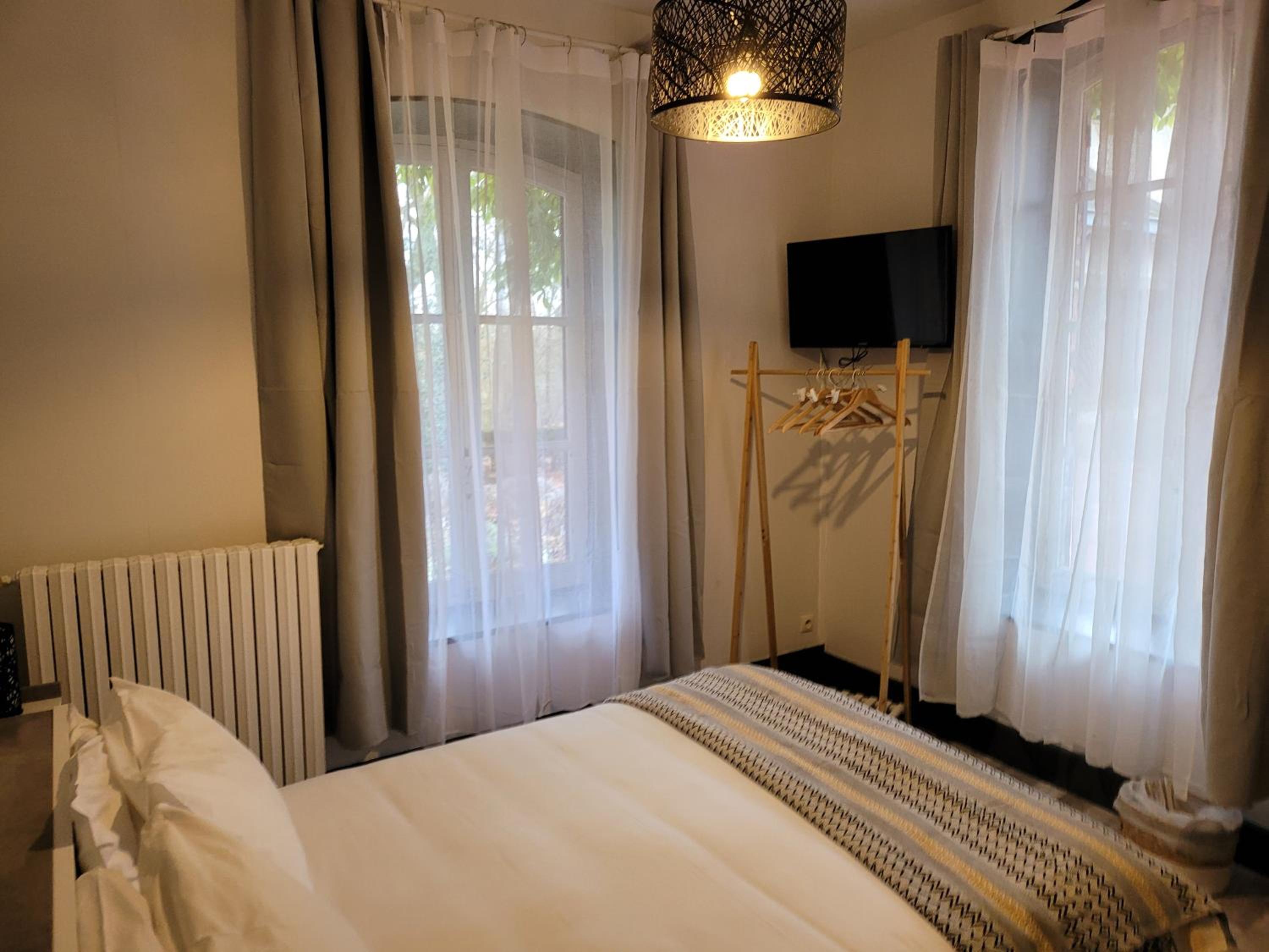 Double Room - Photo 6