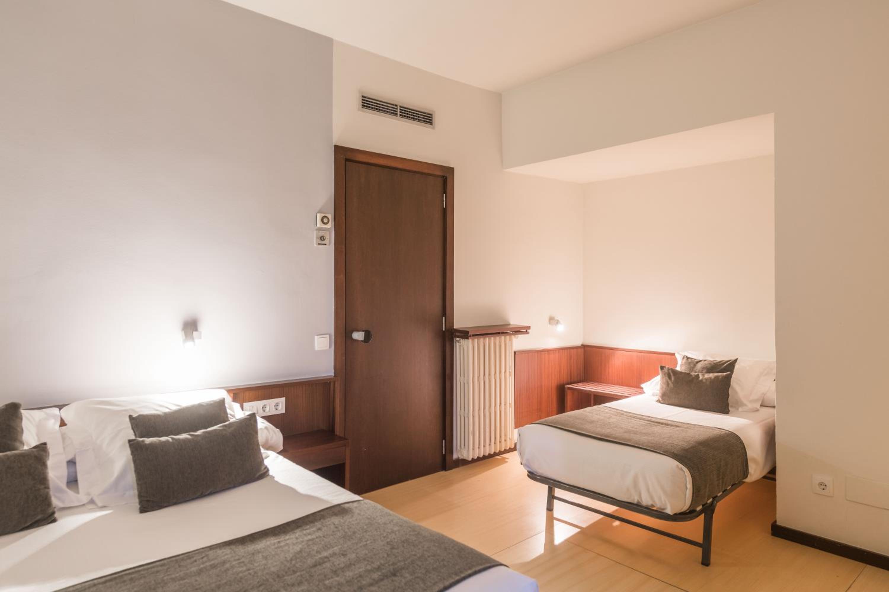 Triple Room - Photo 6