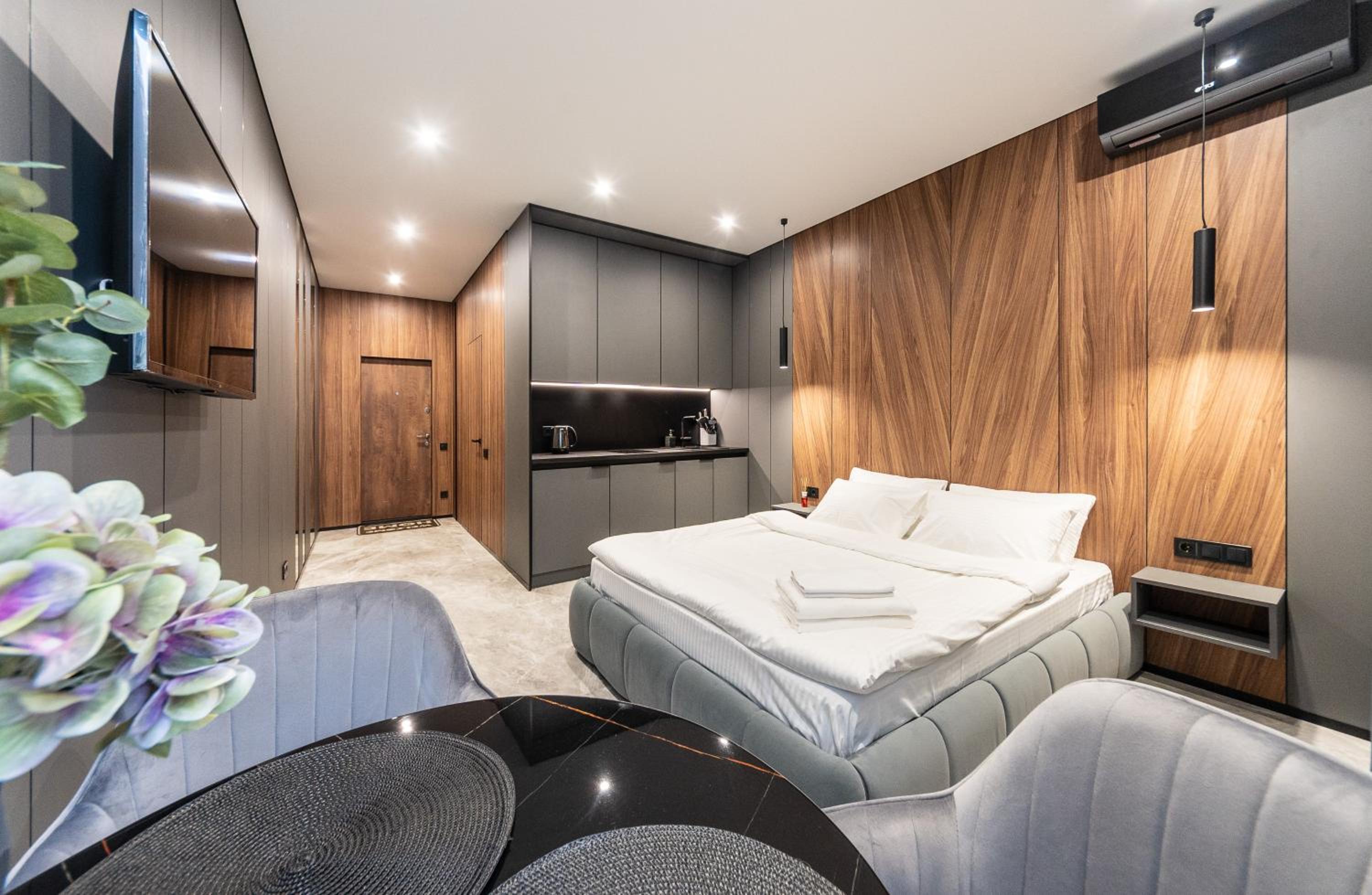 Apartment with Shower