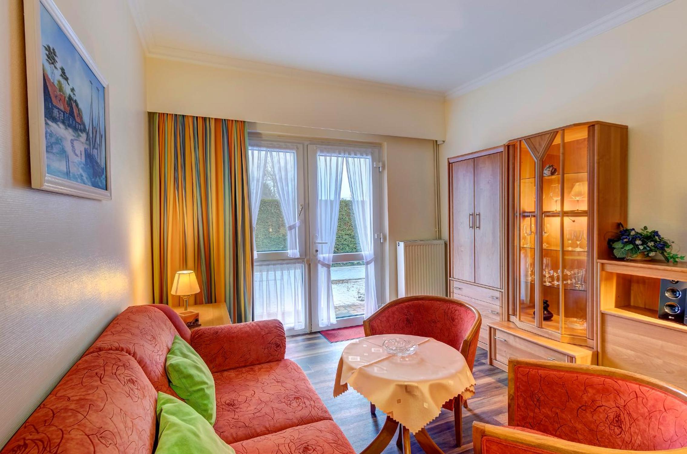 One-Bedroom Apartment with Terrace photo 1