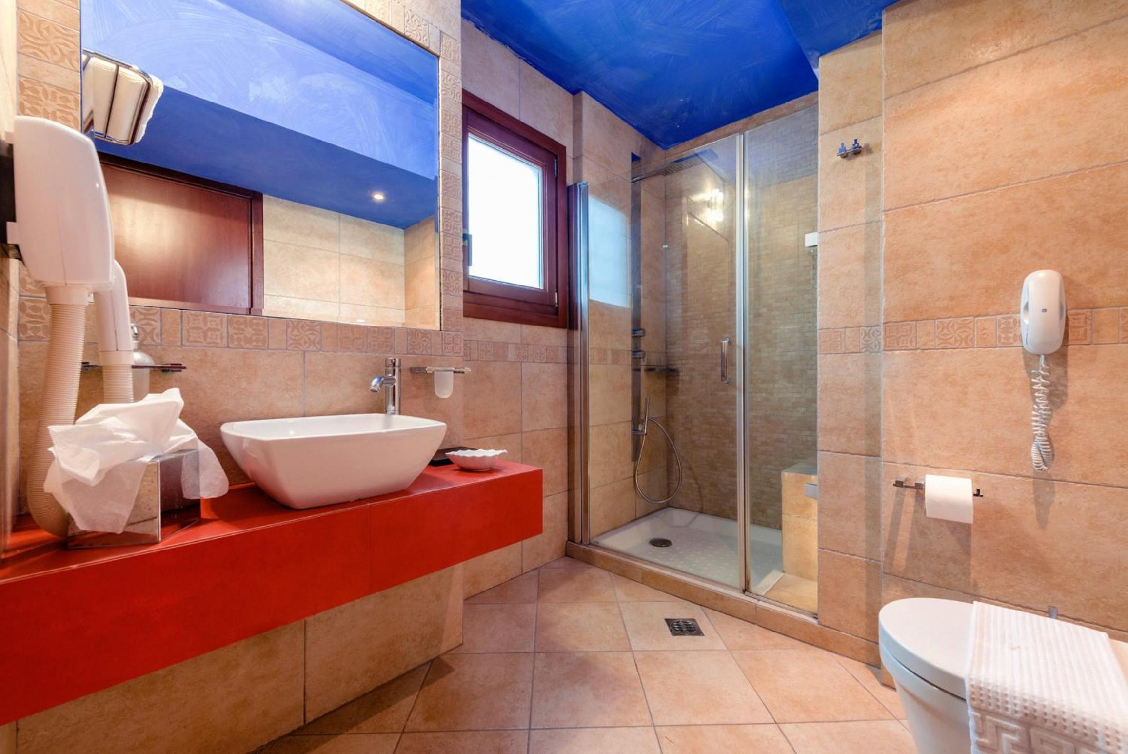 Anatoli Suite with Jetted Shower & Veranda - Photo 4