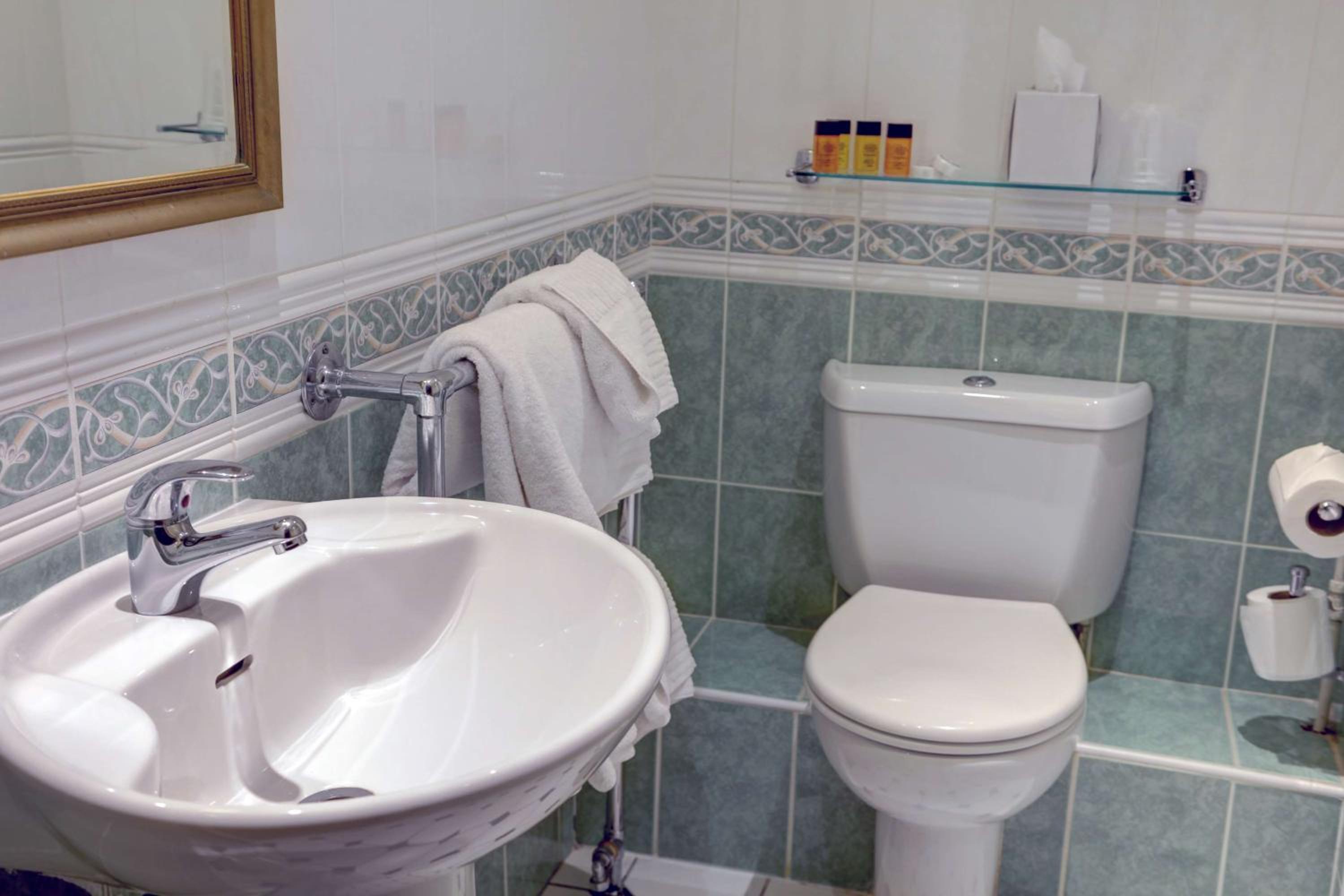 Standard Twin Room - Non-Smoking photo 3