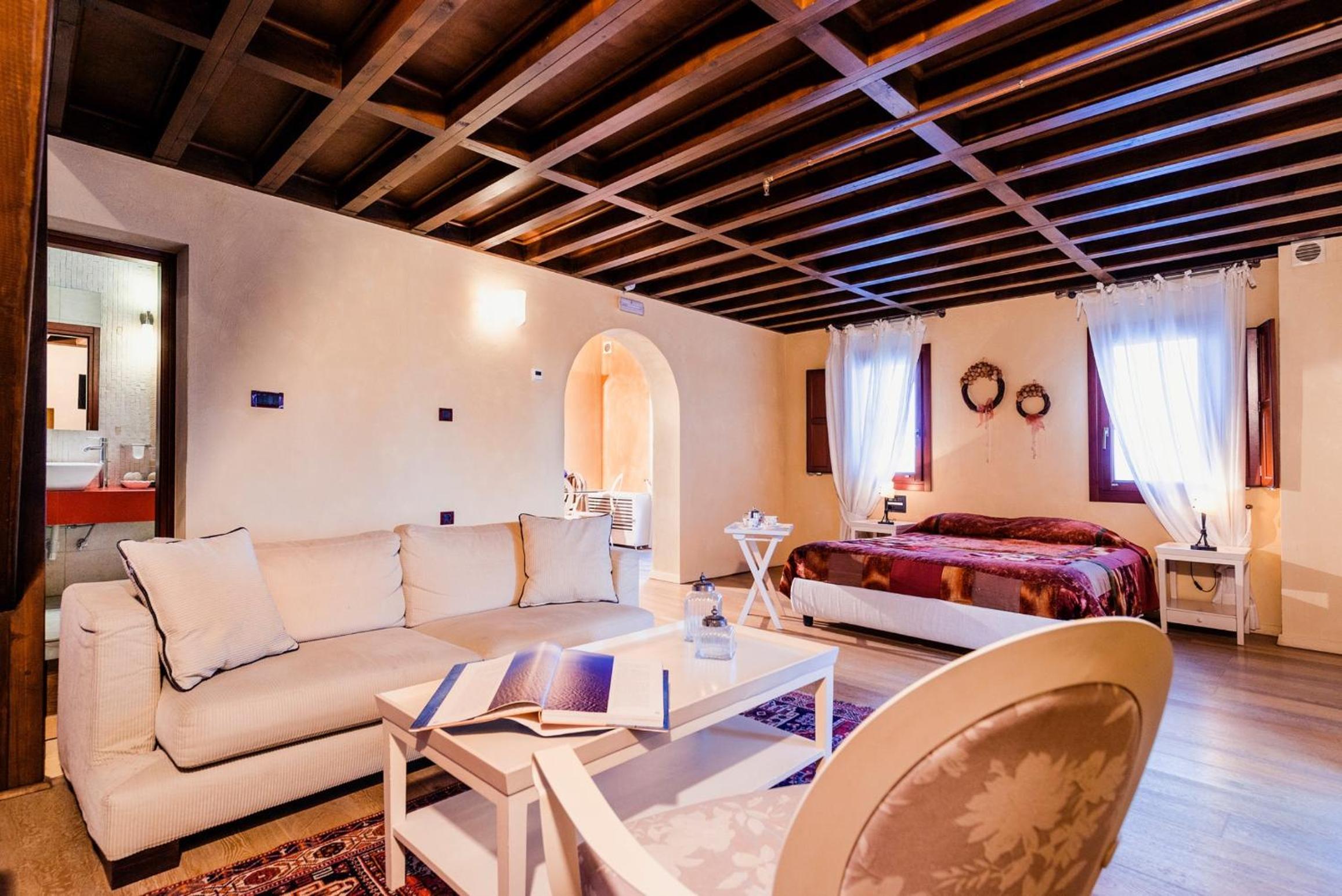 Thalassa Suite with Spa Tub & Sea View - Photo 6