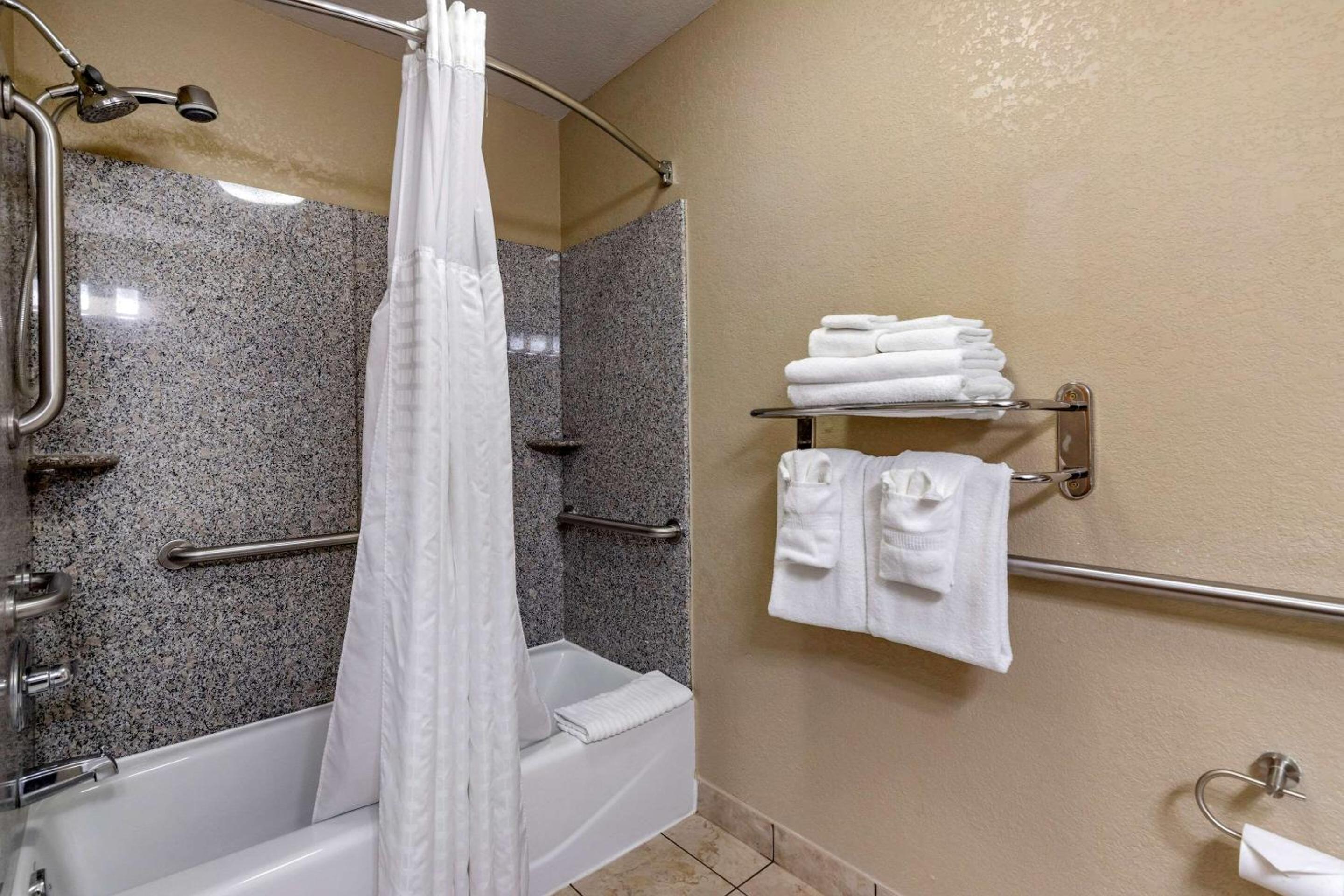 Suite with Two Queen Beds - Accessible/Non-Smoking - Photo 1
