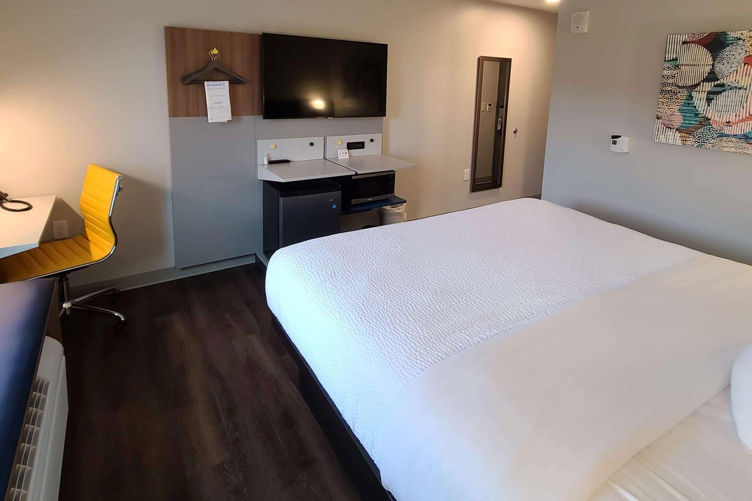 King Room - Mobility Access/Non-Smoking - Photo 1