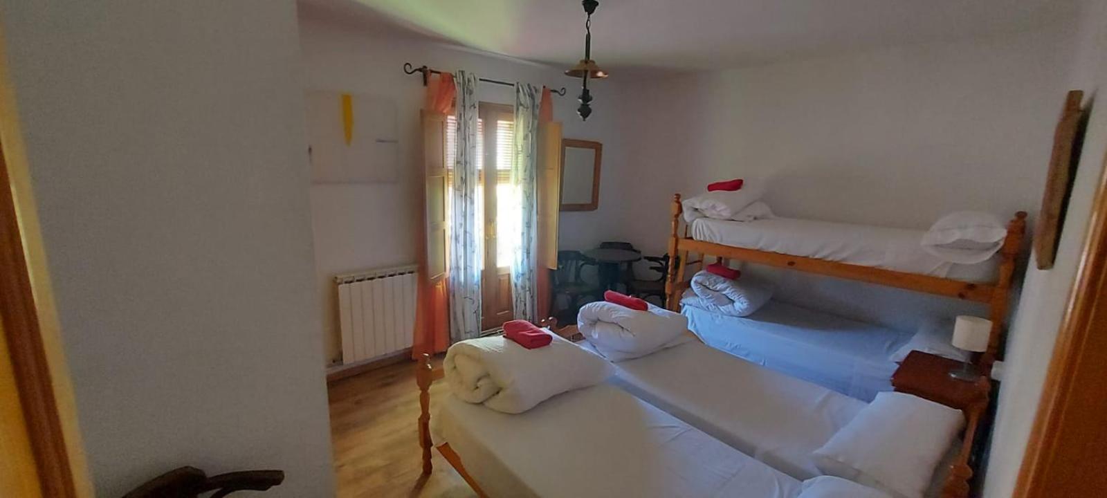 Habitación Cuádruple con Baño Compartido