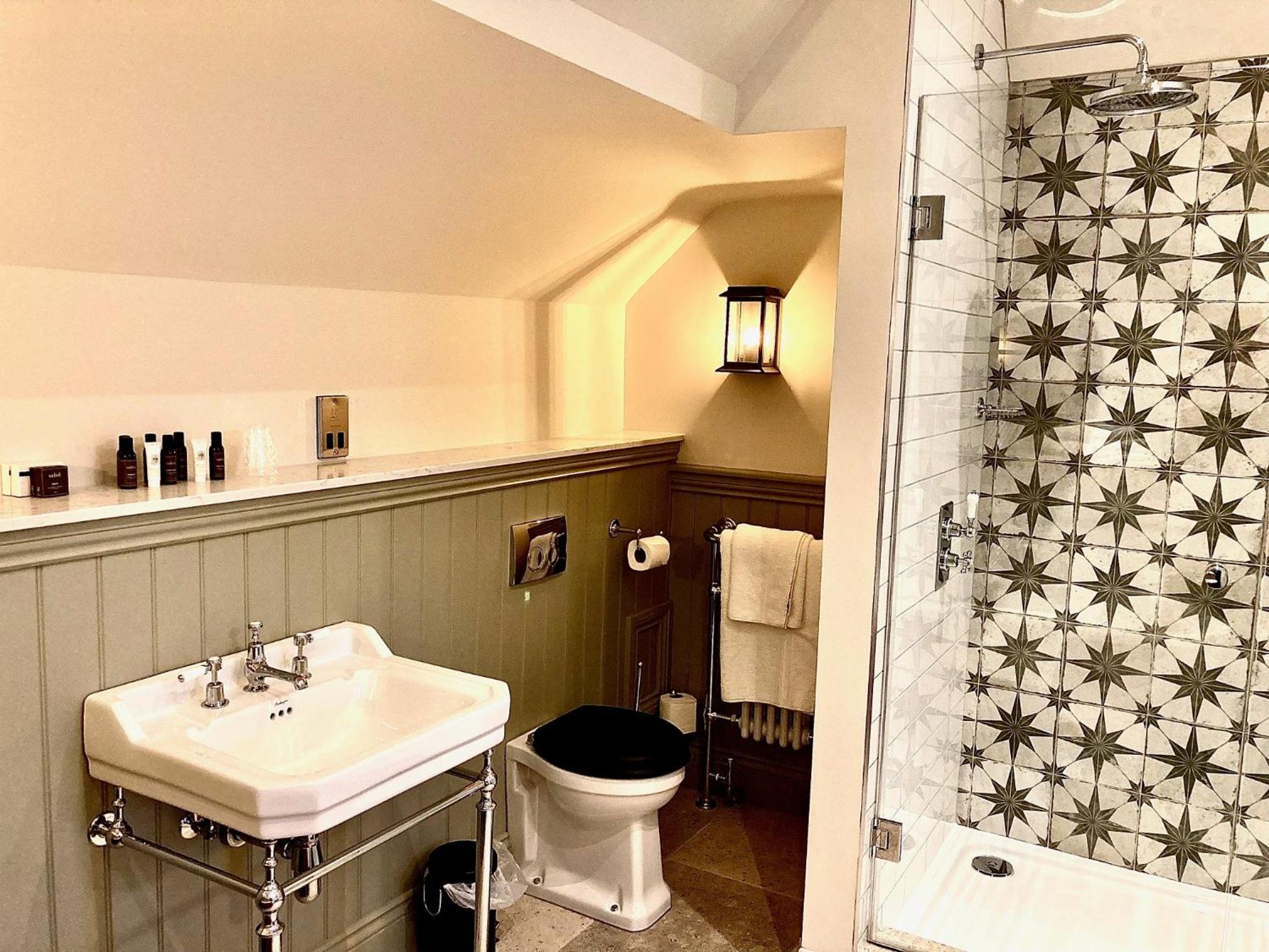 Suite - Photo 5