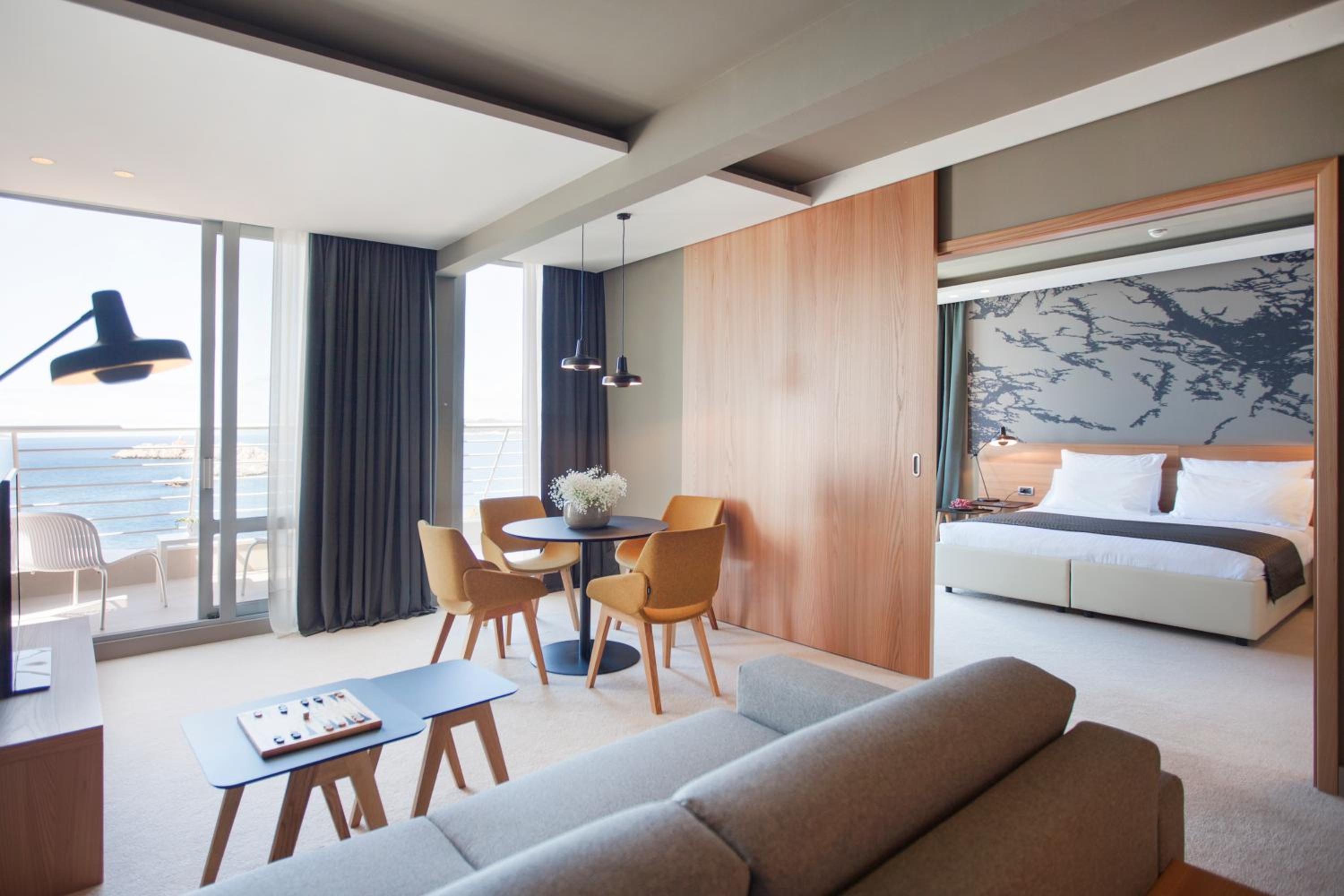 Executive Suite with Sea View and Balcony thumbnail 5