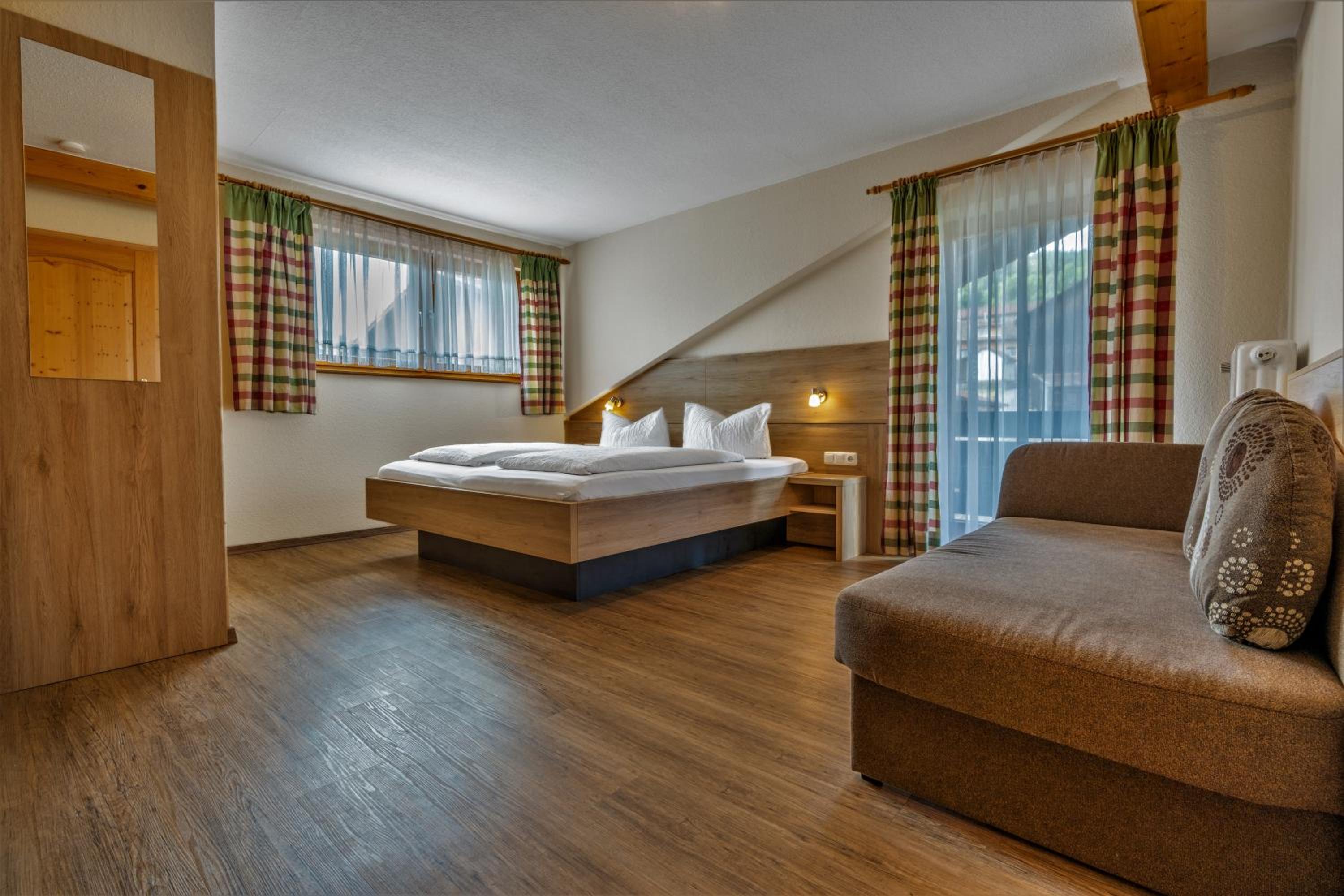 Superior Double Room with Balcony photo 1