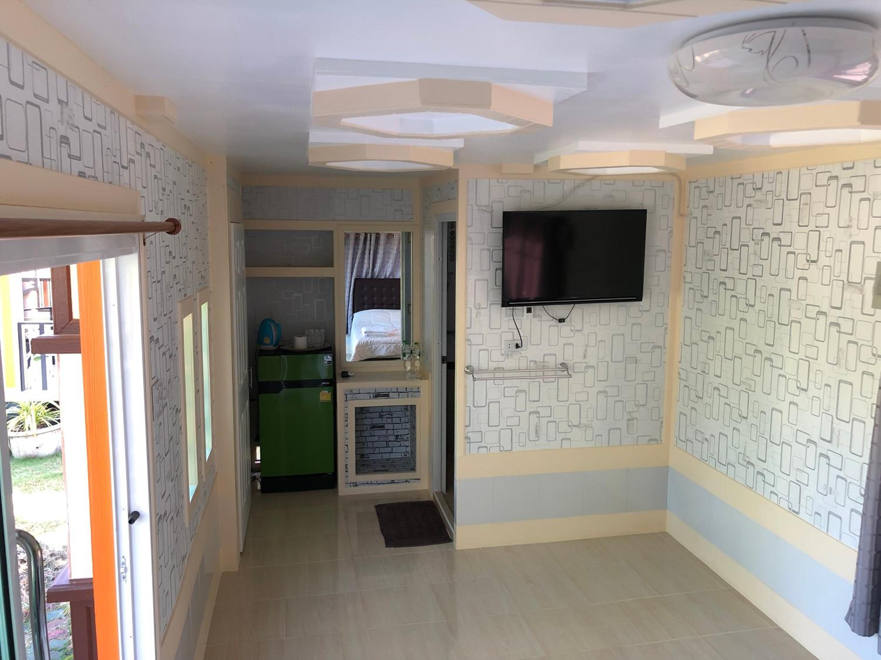 One-Bedroom House - Photo 21