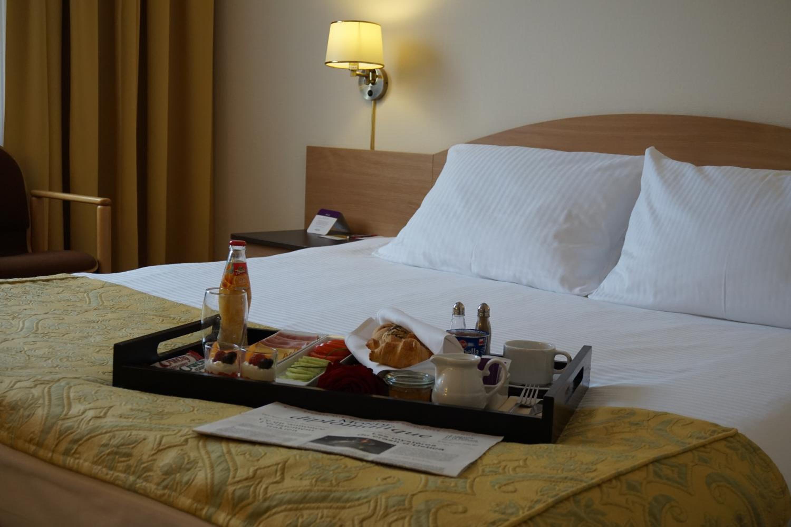 Standard Double Room with Double Bed - Photo 8