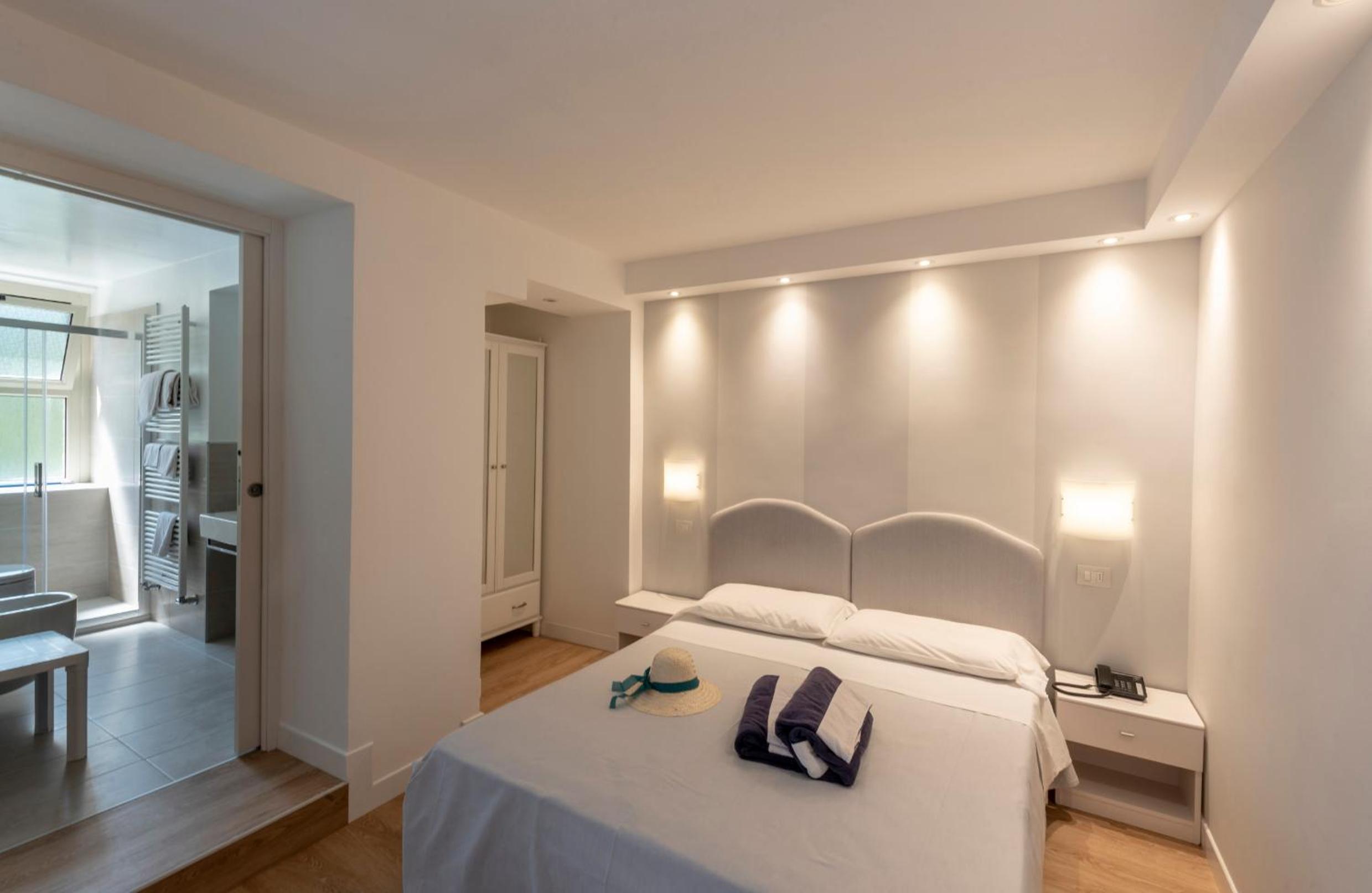 Double Room - Photo 1