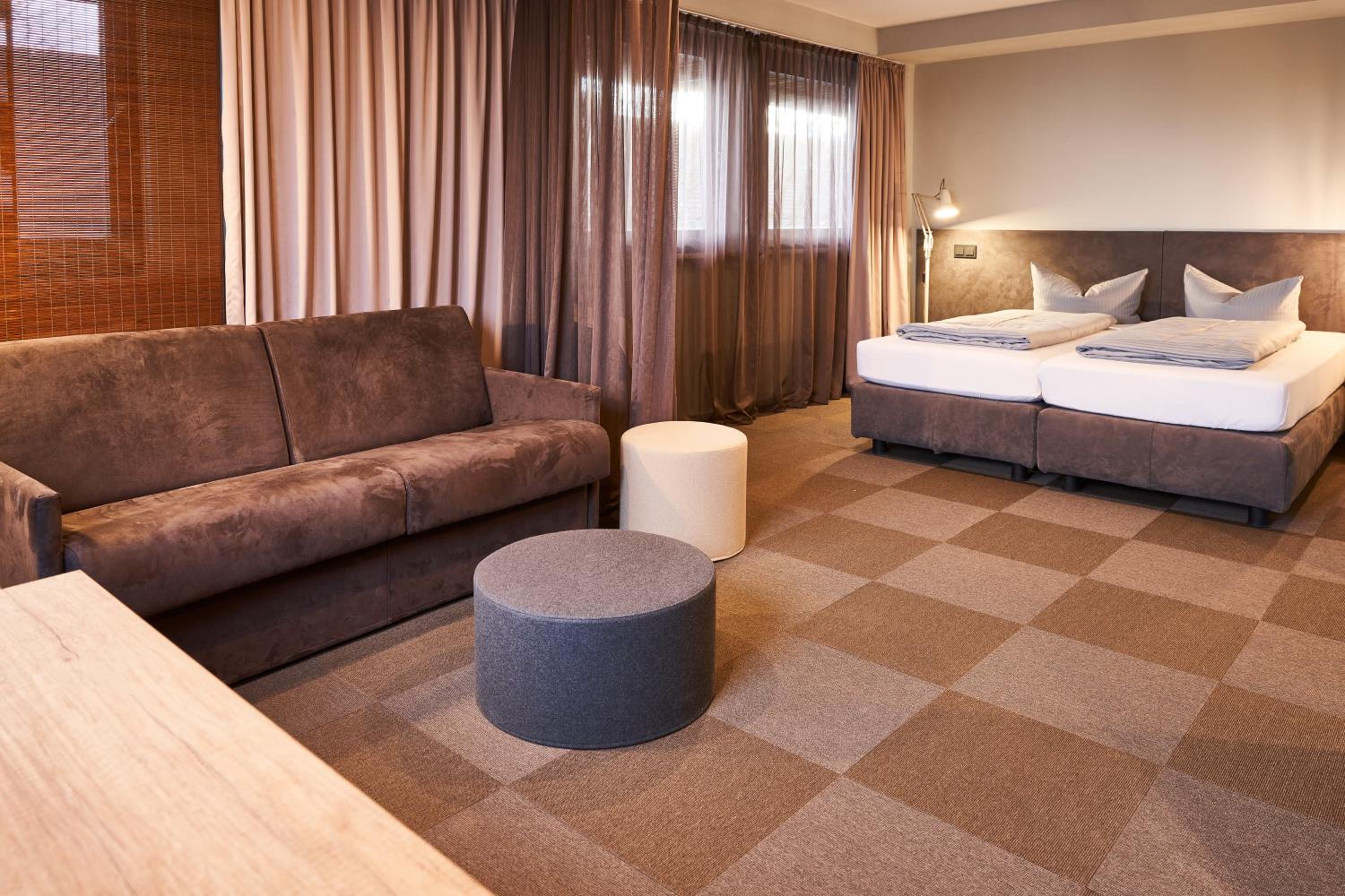 Deluxe Family Room