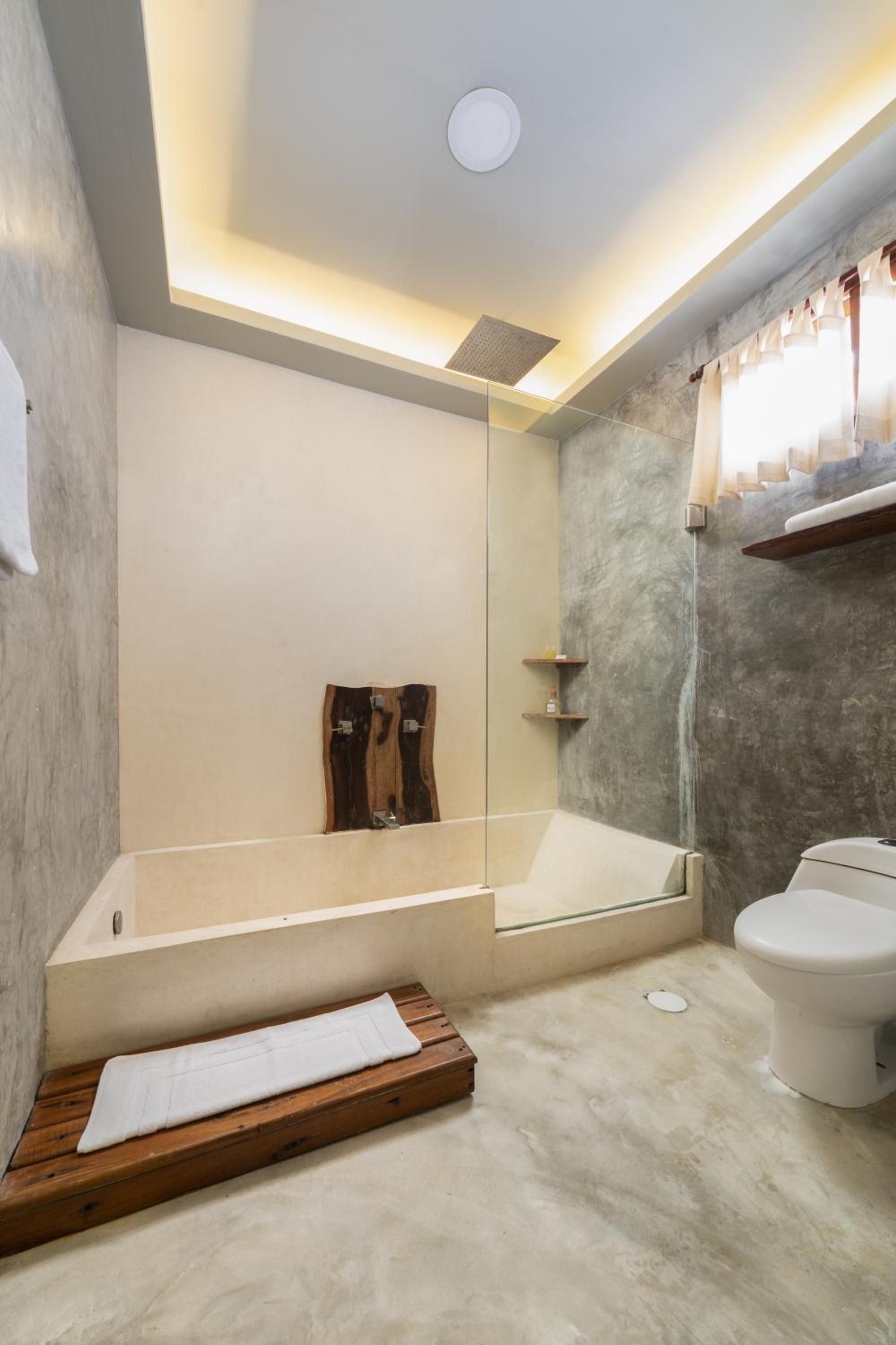 Superior Suite - Photo 5