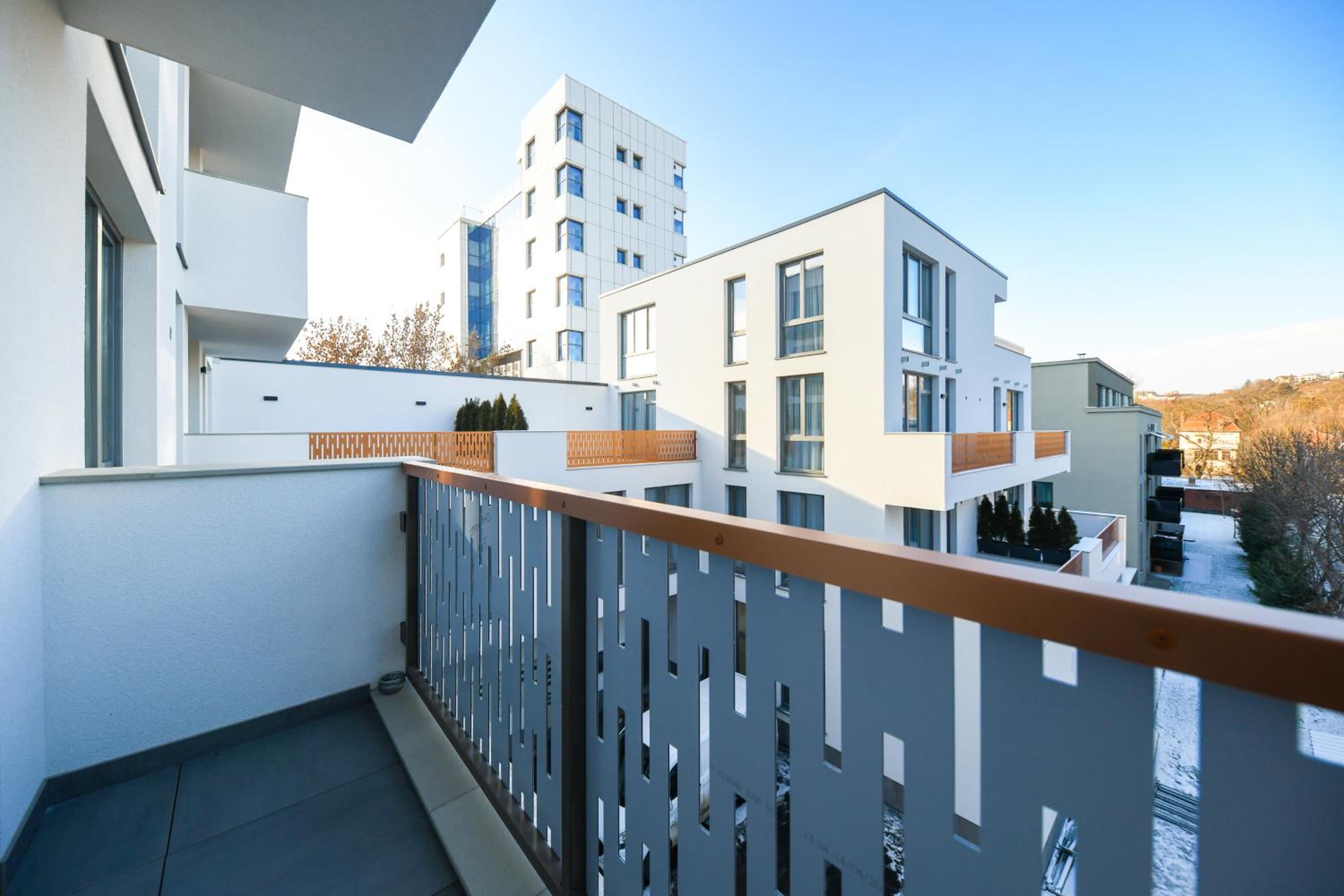Apartment - Photo 32