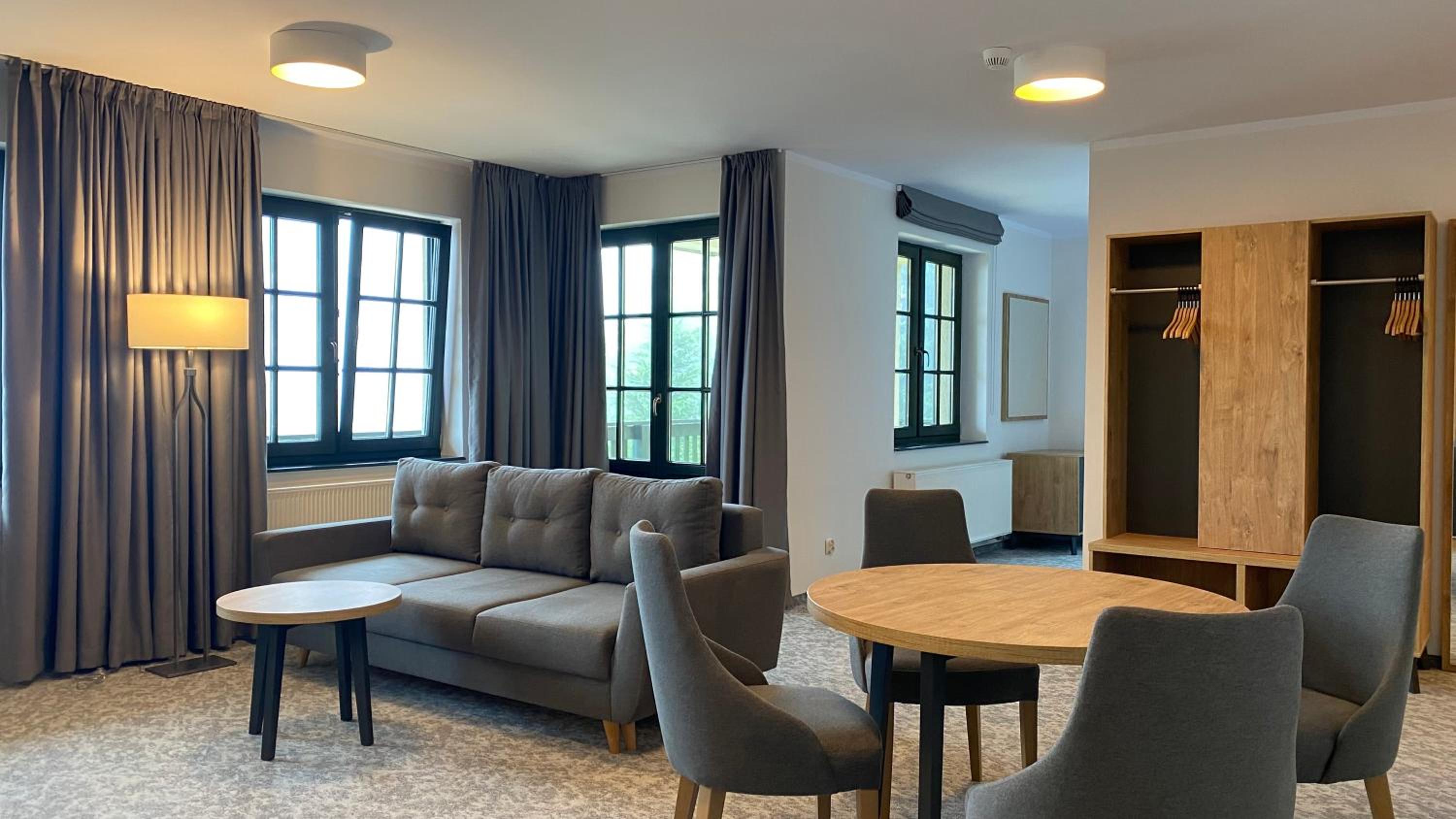 Deluxe Family Suite photo 1