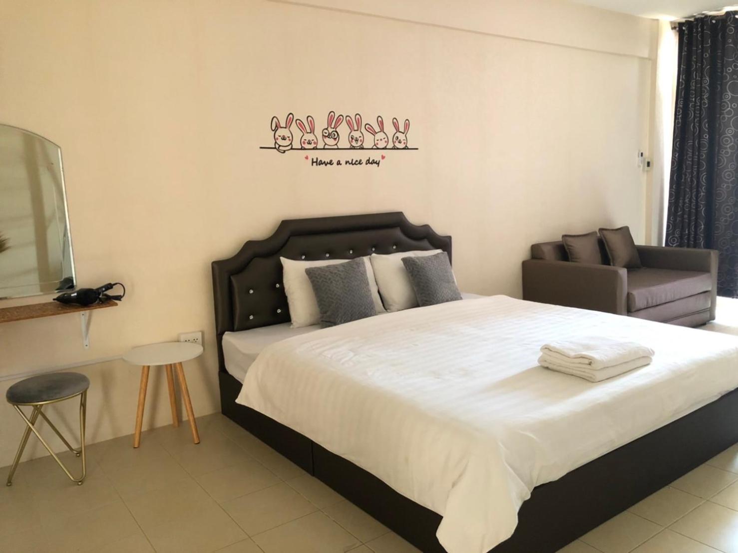 Queen Room with Balcony photo 2