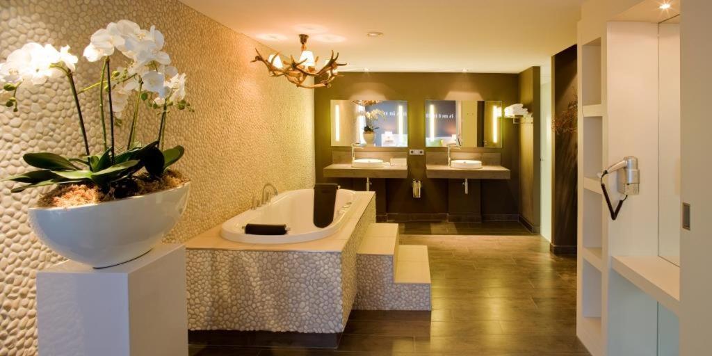 Nature Suite photo 2