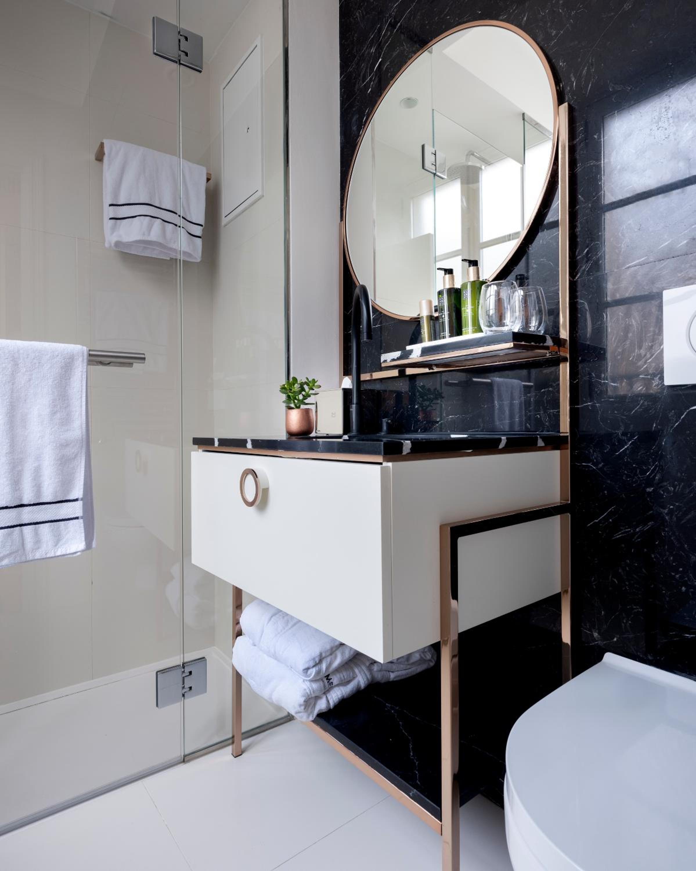 Maison Colbert member of Meliá Collection Notre-Dame bathroom photo