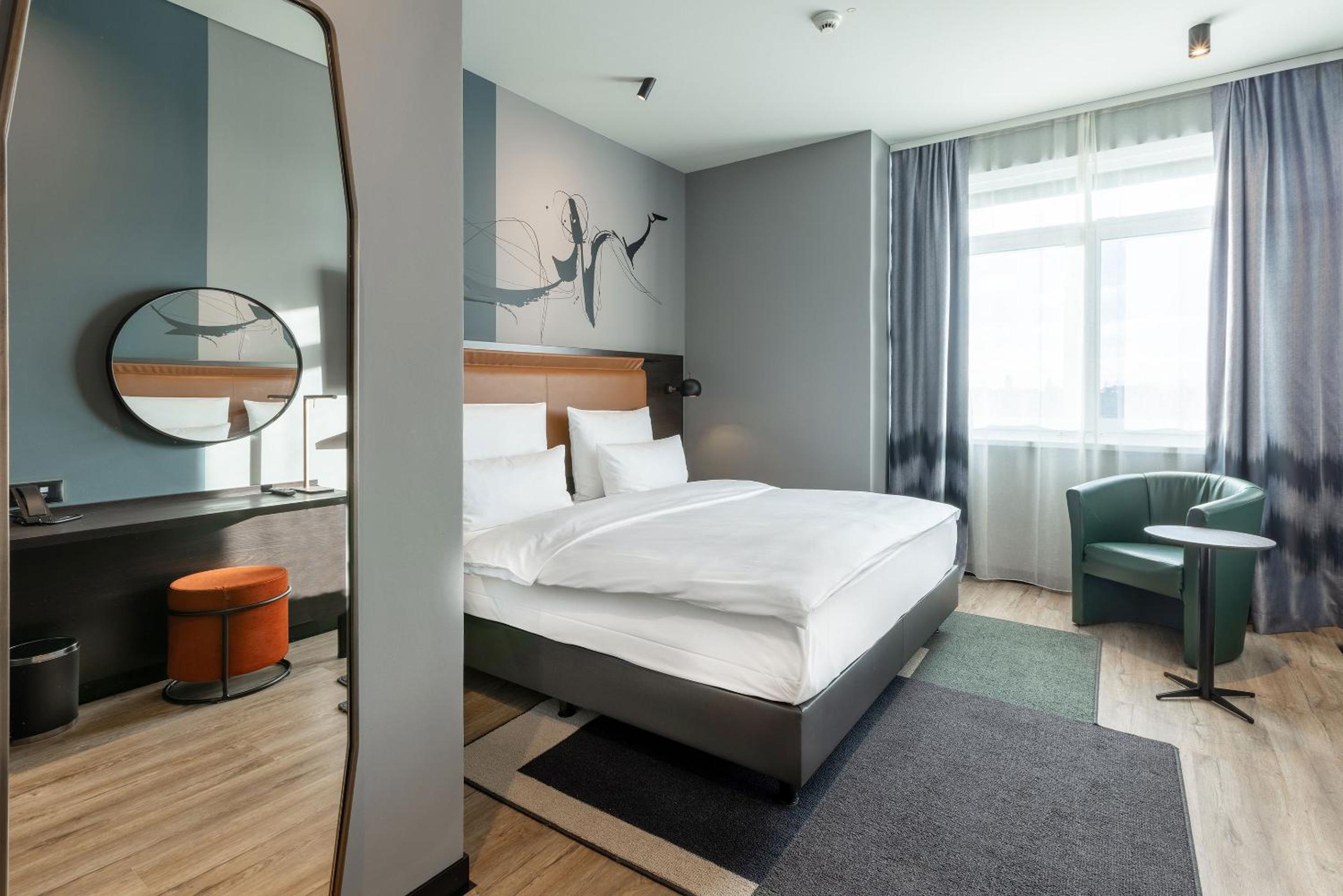 Standard King Room incl. Wintergarten Variete Ticket photo 1