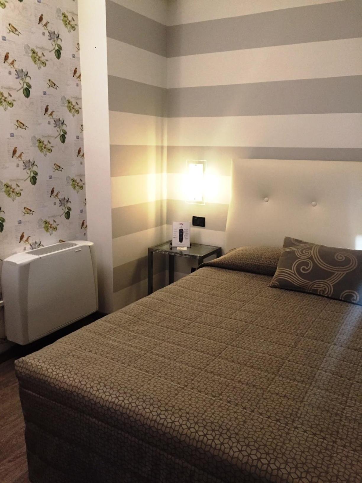 Double Room - Photo 2