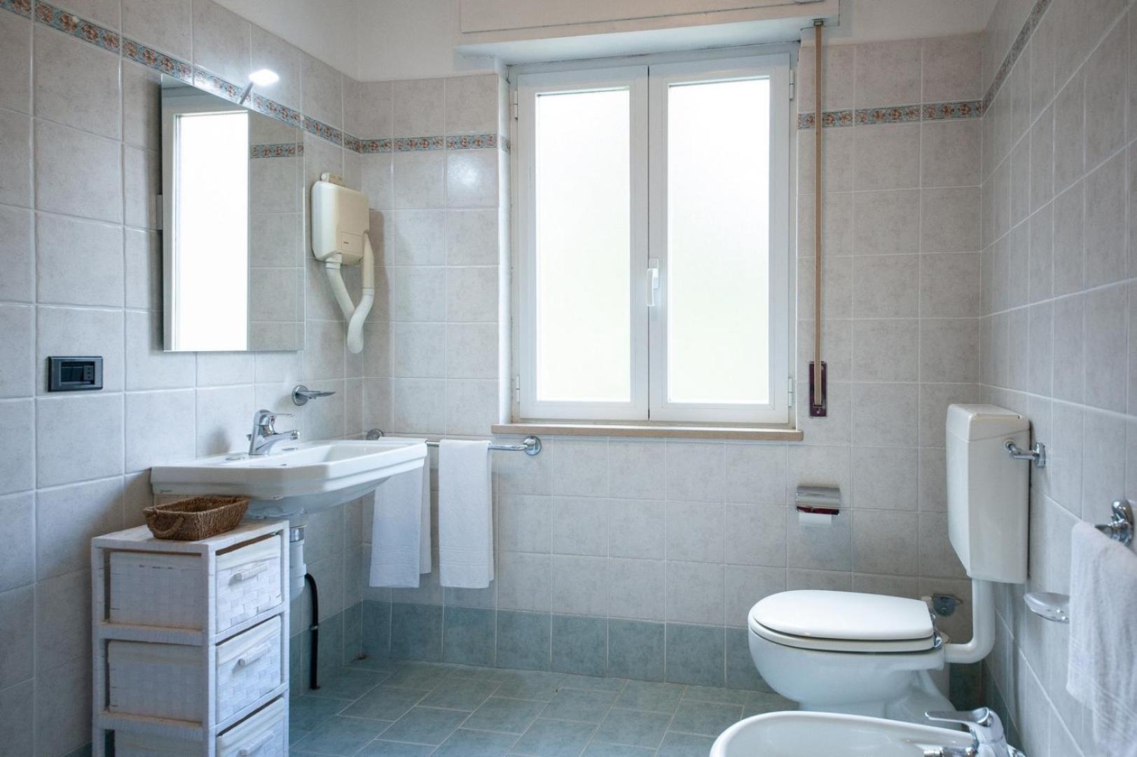 Standard Double or Twin Room photo 2