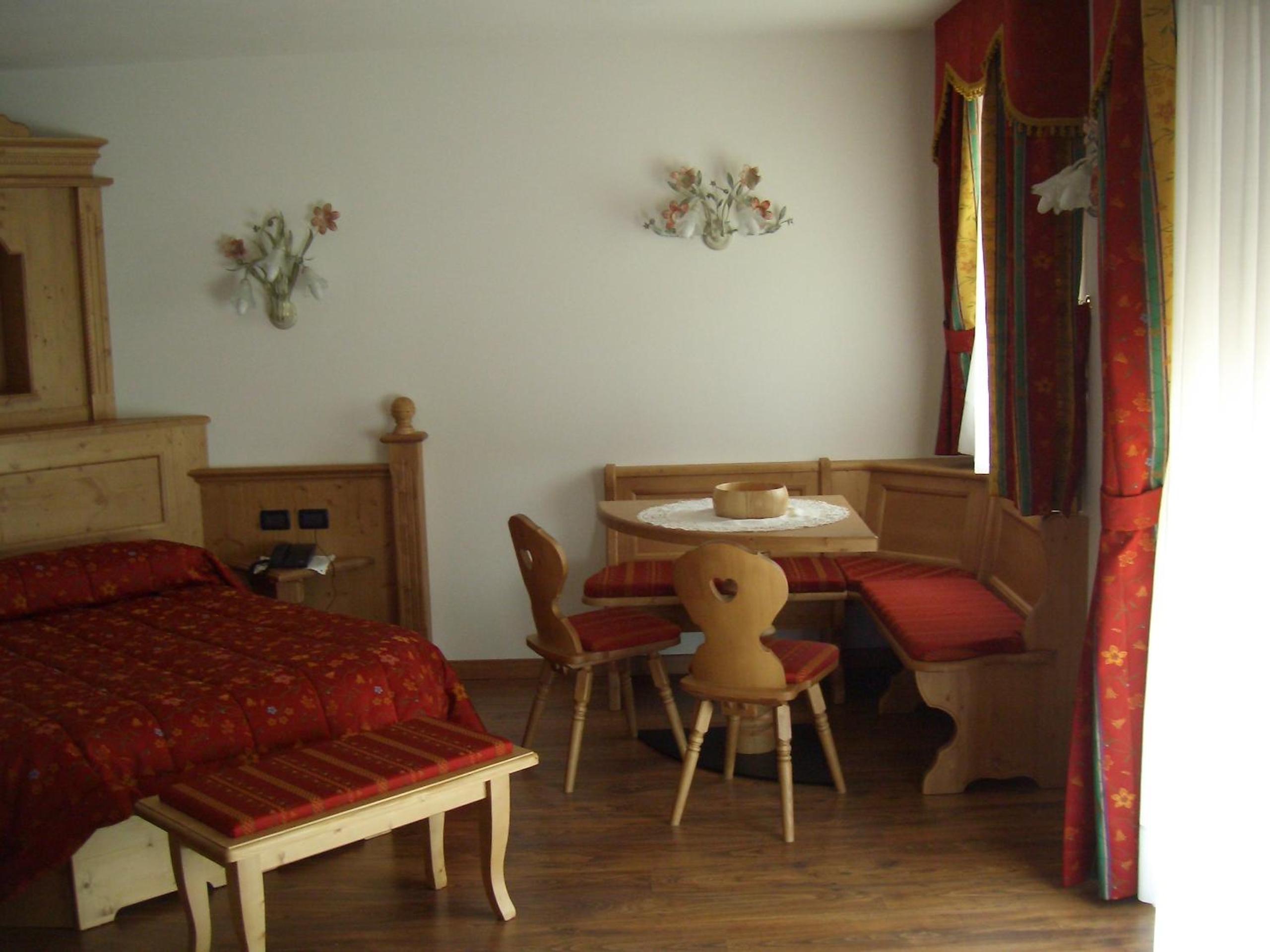Classic Quadruple Room photo 3