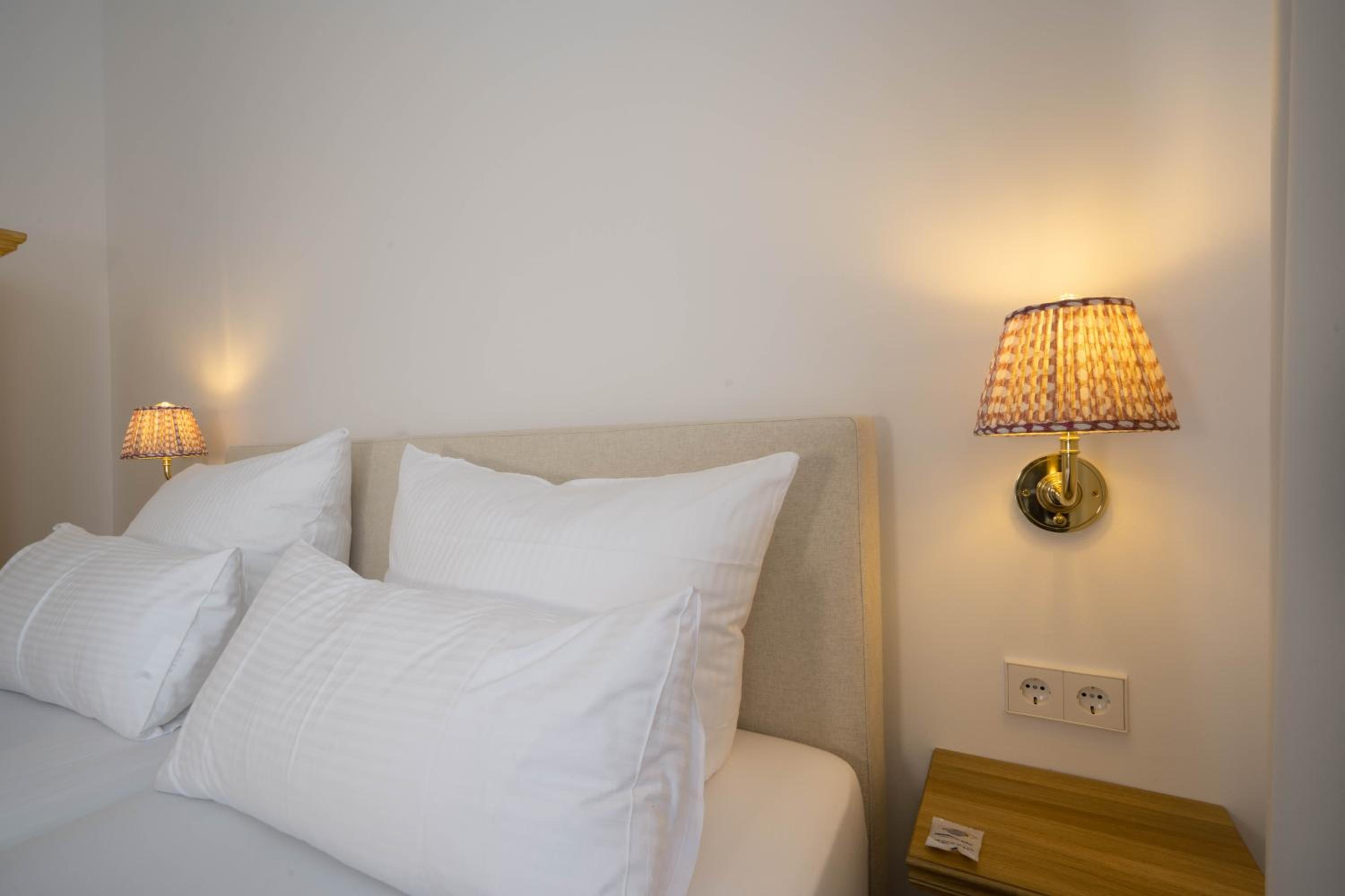 Standard Double Room - Photo 6