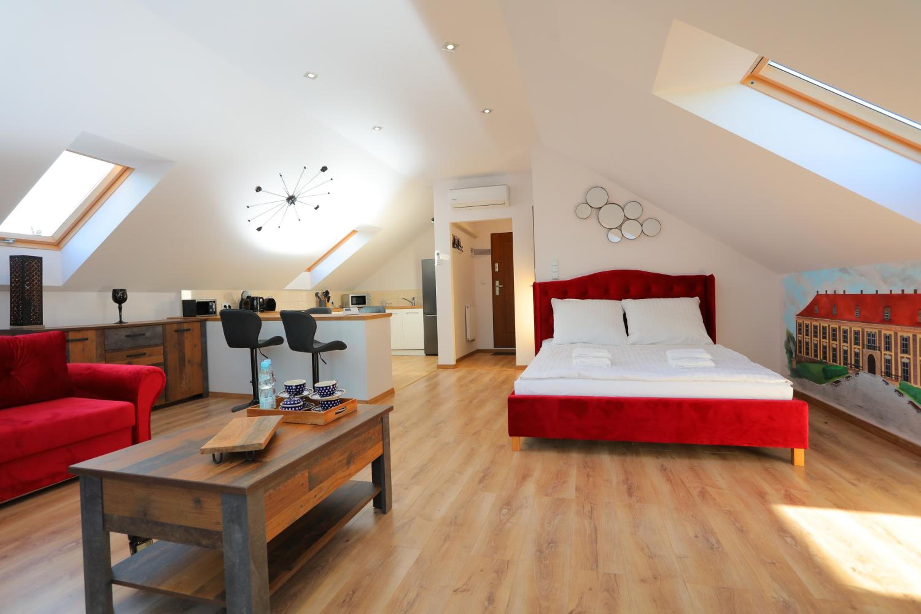 One-Bedroom Apartment - Photo 1