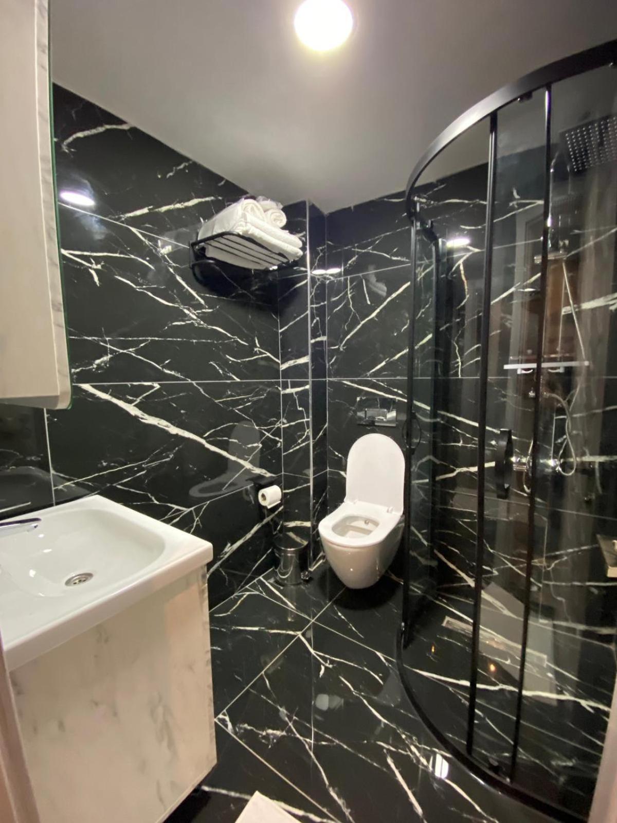 Deluxe Double or Twin Room photo 2