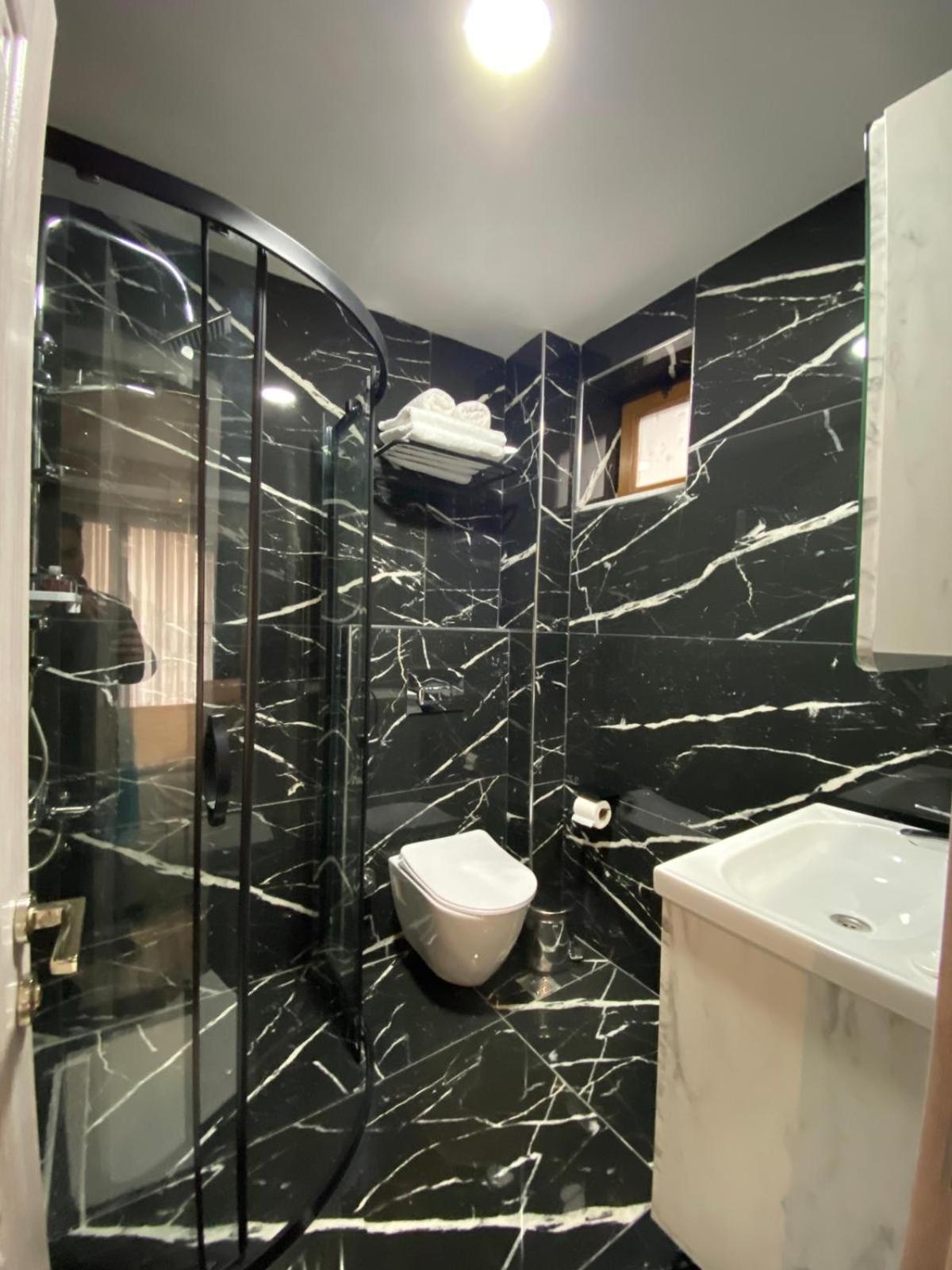 Deluxe Double or Twin Room photo 3