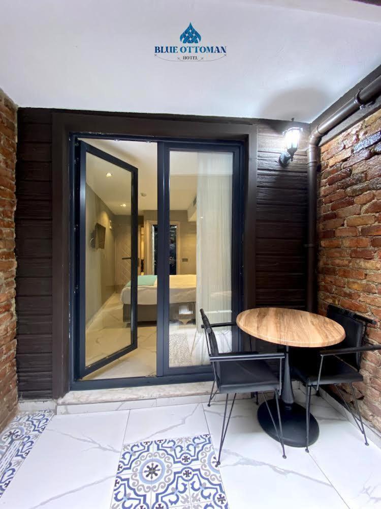 Double Room with Patio photo 2