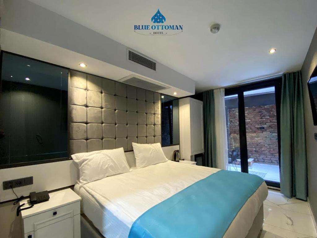 Double Room with Patio photo 1
