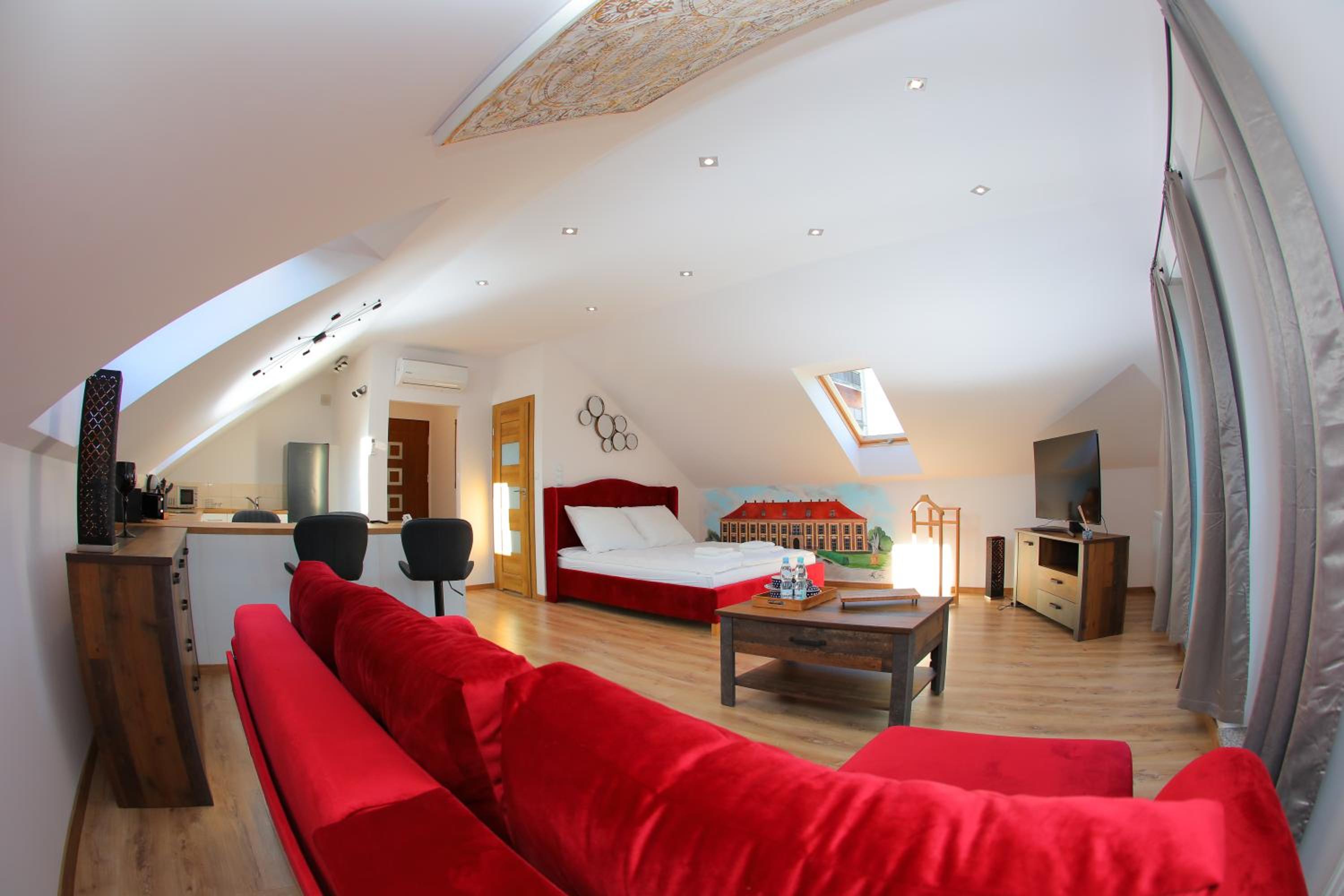One-Bedroom Apartment - Photo 7