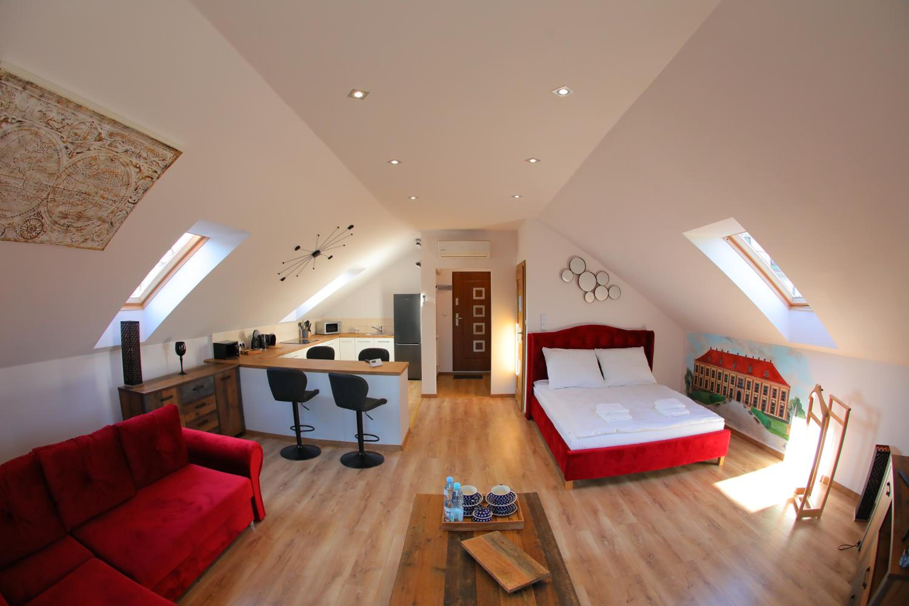 One-Bedroom Apartment - Photo 8