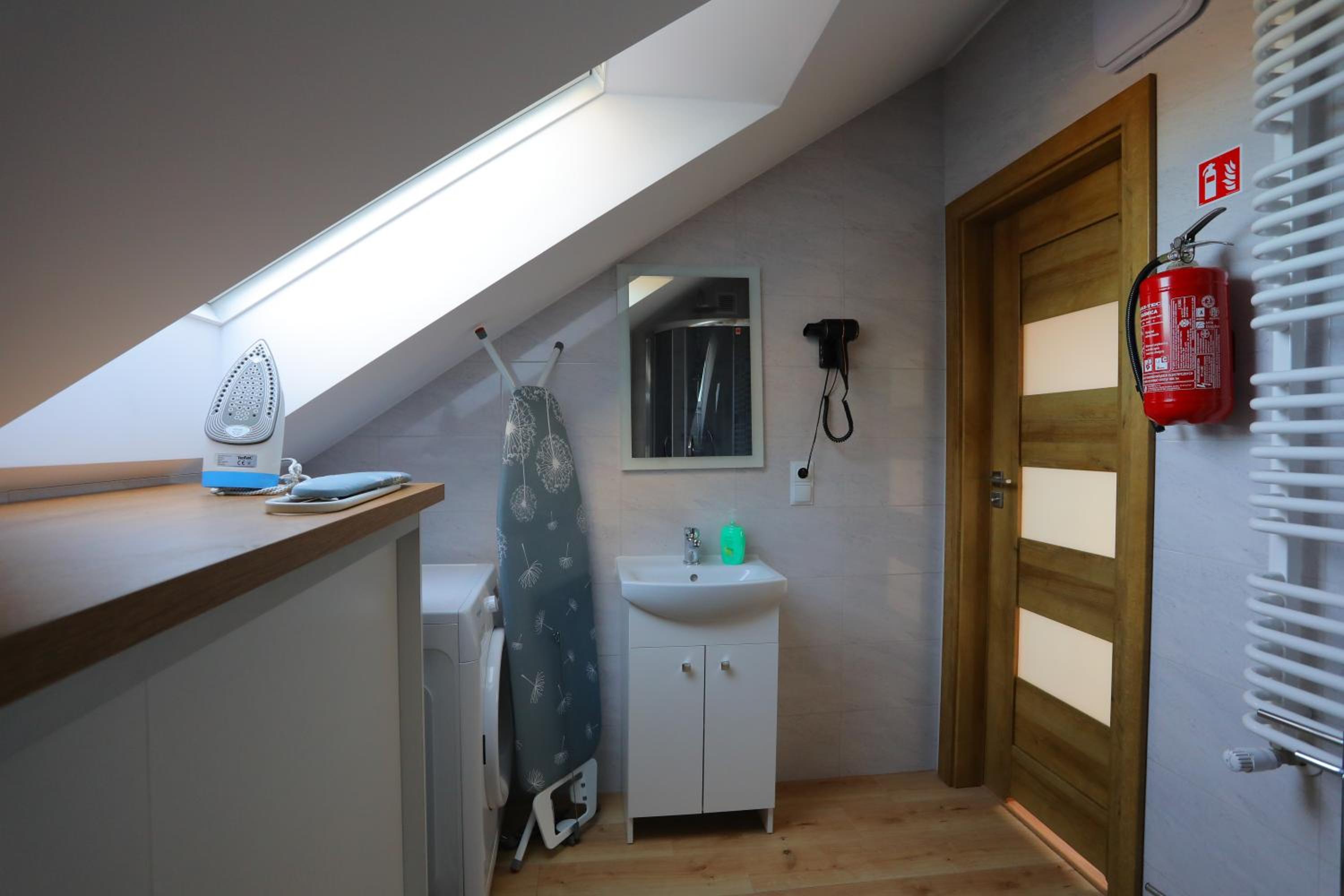 One-Bedroom Apartment - Photo 11