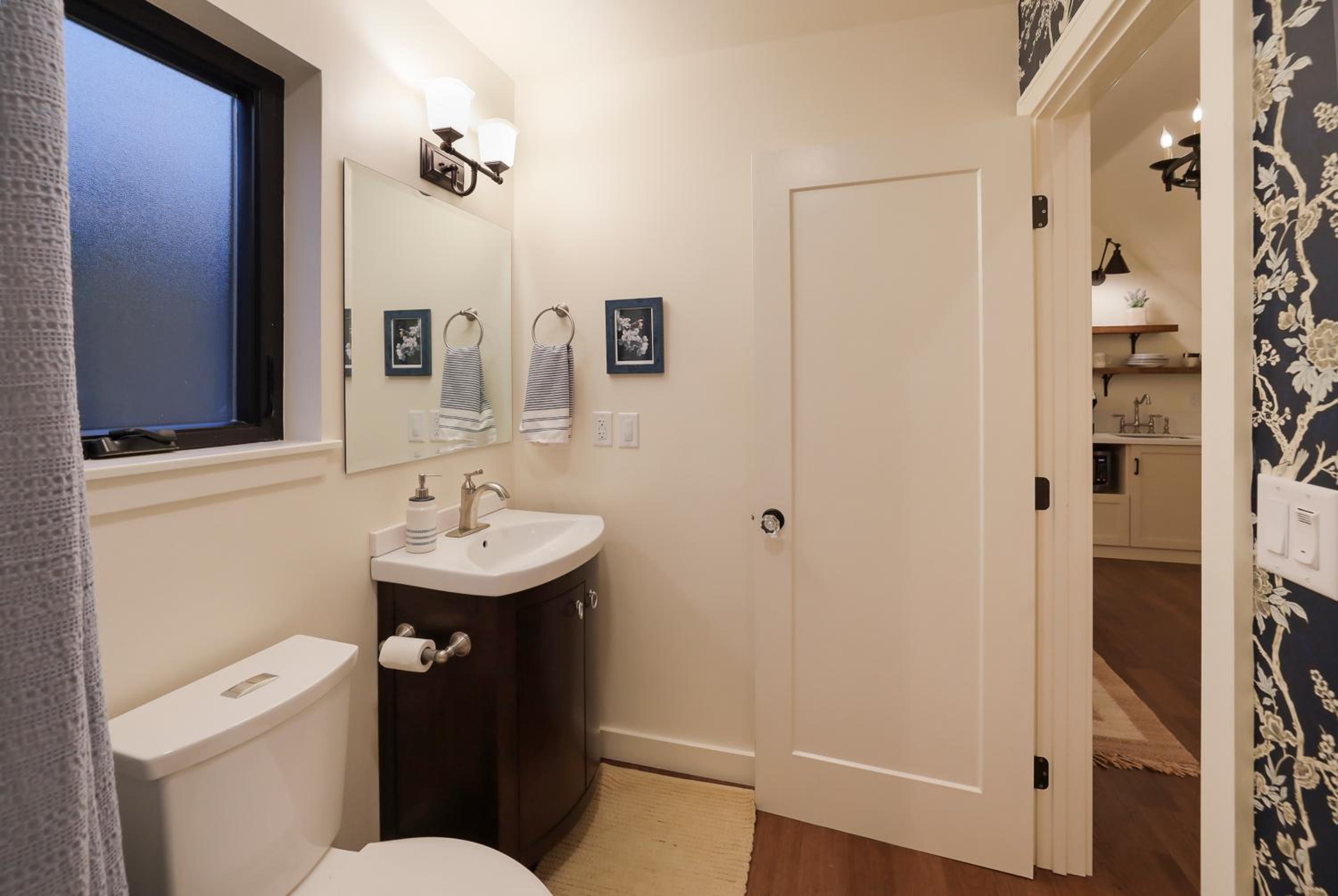 One-Bedroom Apartment - Photo 15