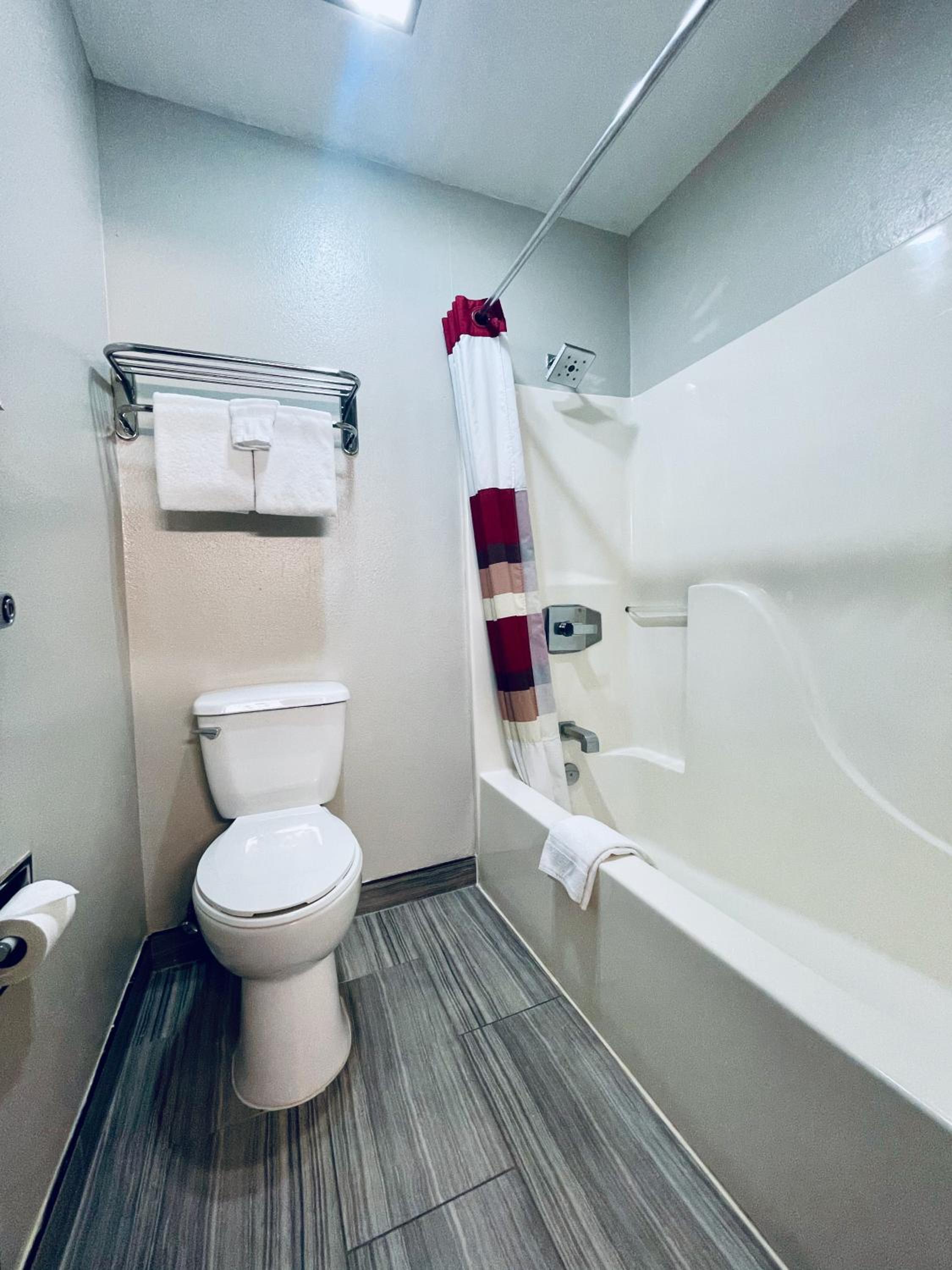 King Room - Non Smoking - Photo 12