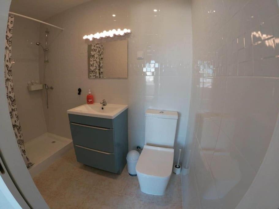 Quadruple Room with Private Bathroom photo 2