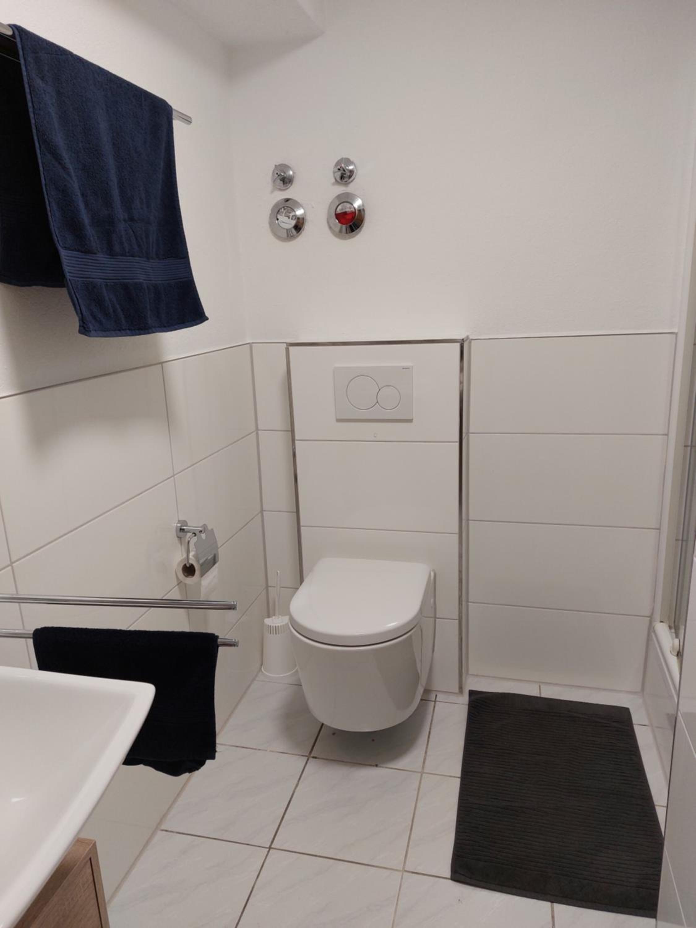 One-Bedroom Apartment - Photo 6