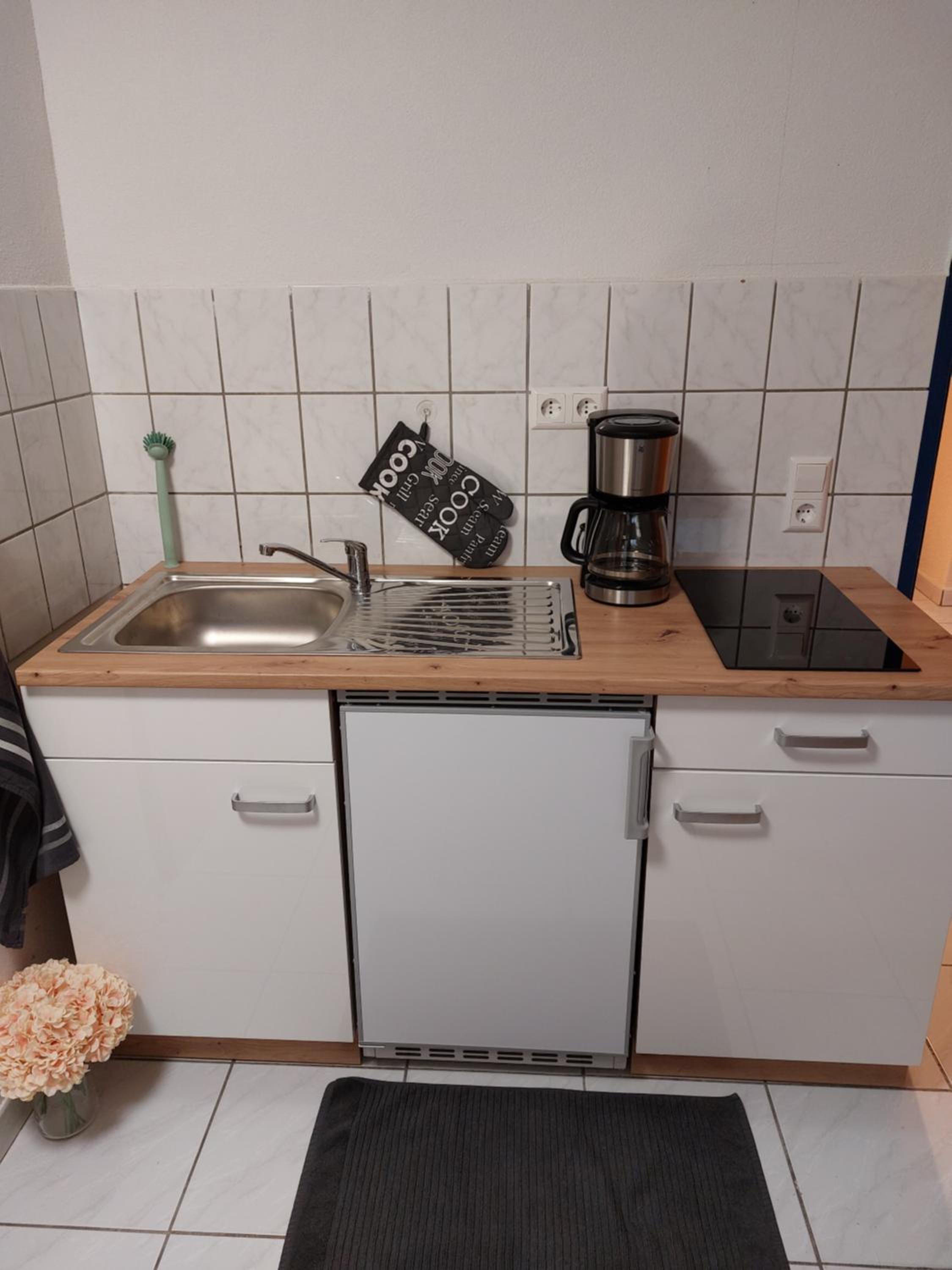 One-Bedroom Apartment - Photo 12