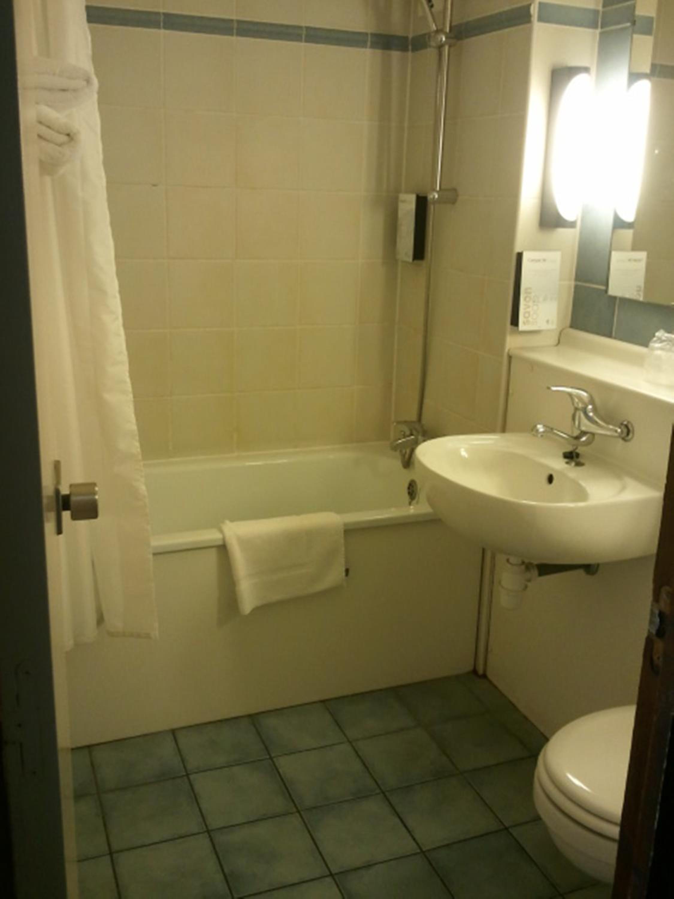 Double Room with 1 Single Bed photo 2