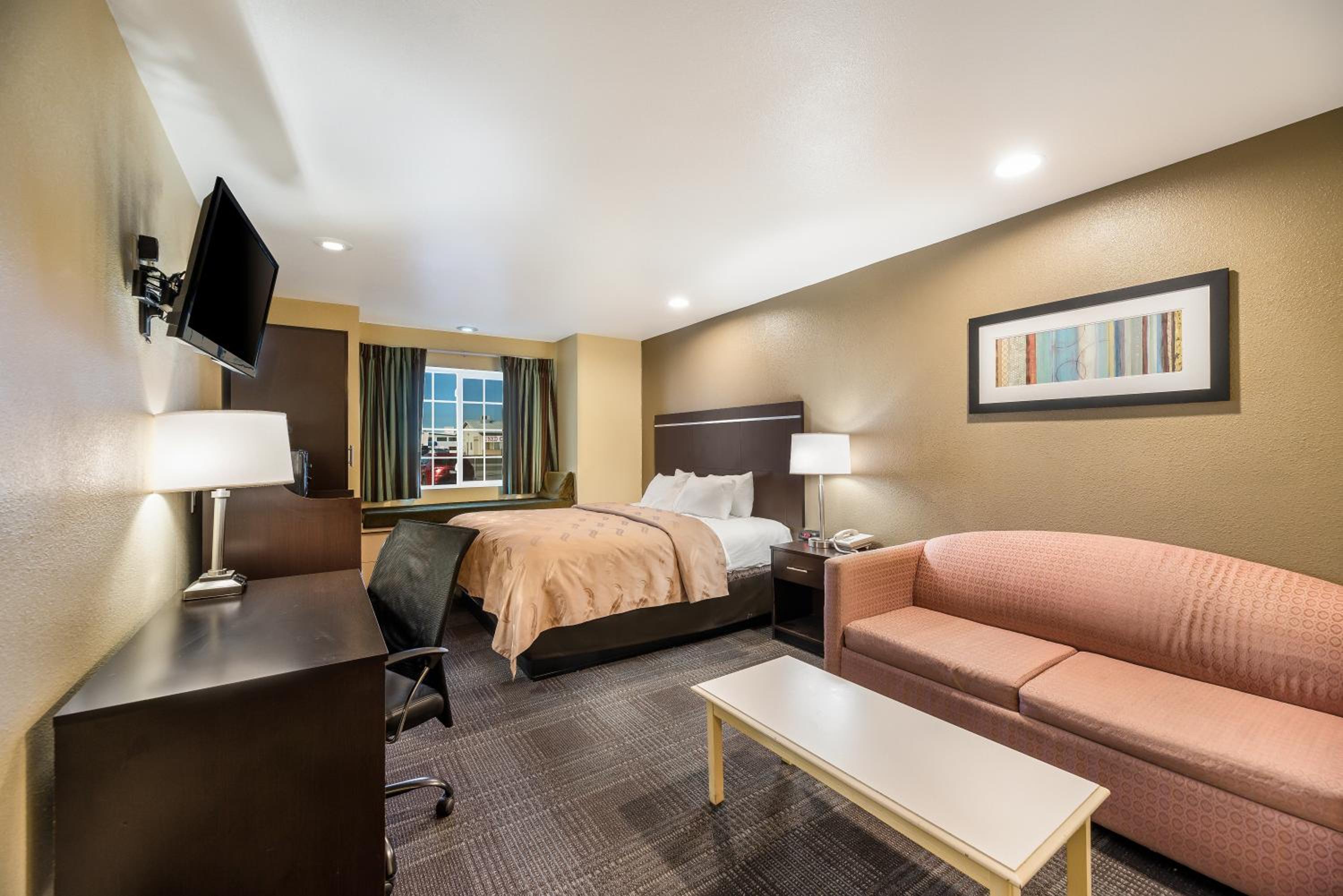King Suite with Sofa Bed - Non-Smoking - Photo 1