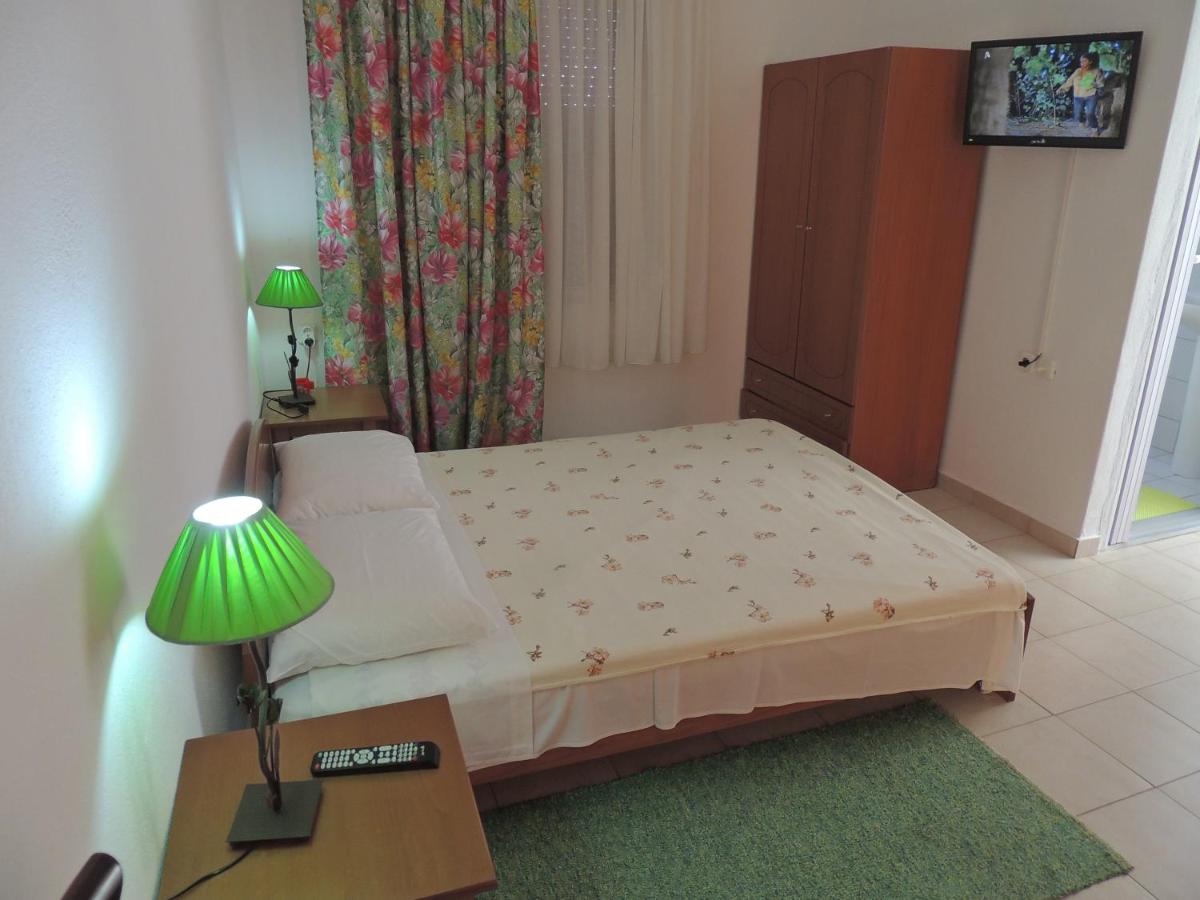 Studio (2 Adults) photo 2